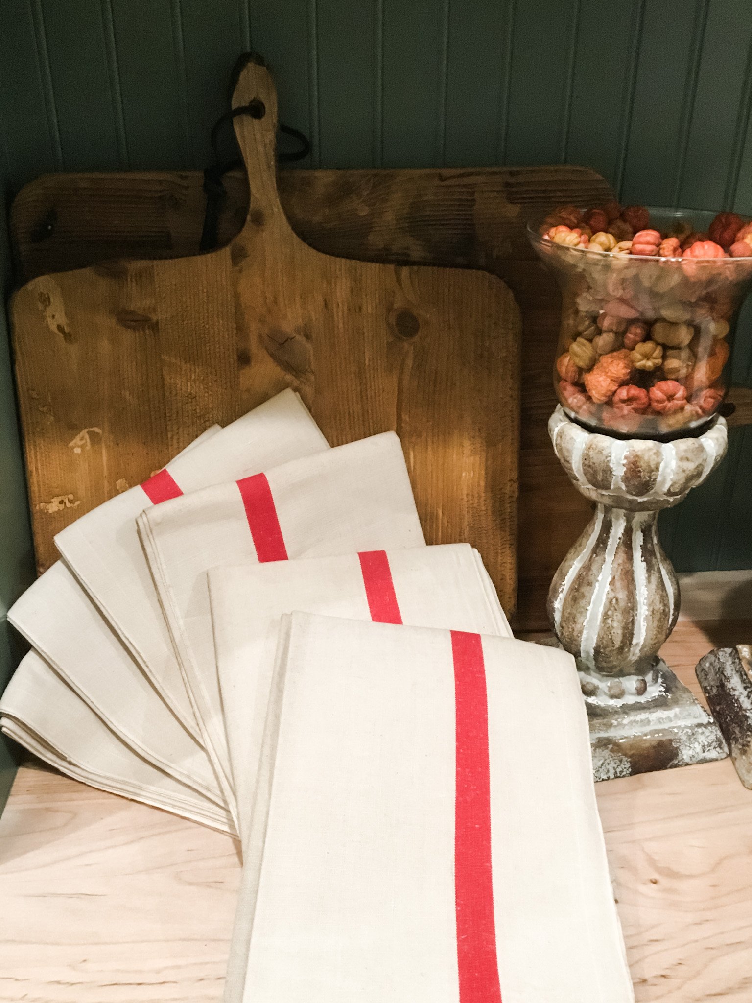 French style linen bath towels with cherry red stripes