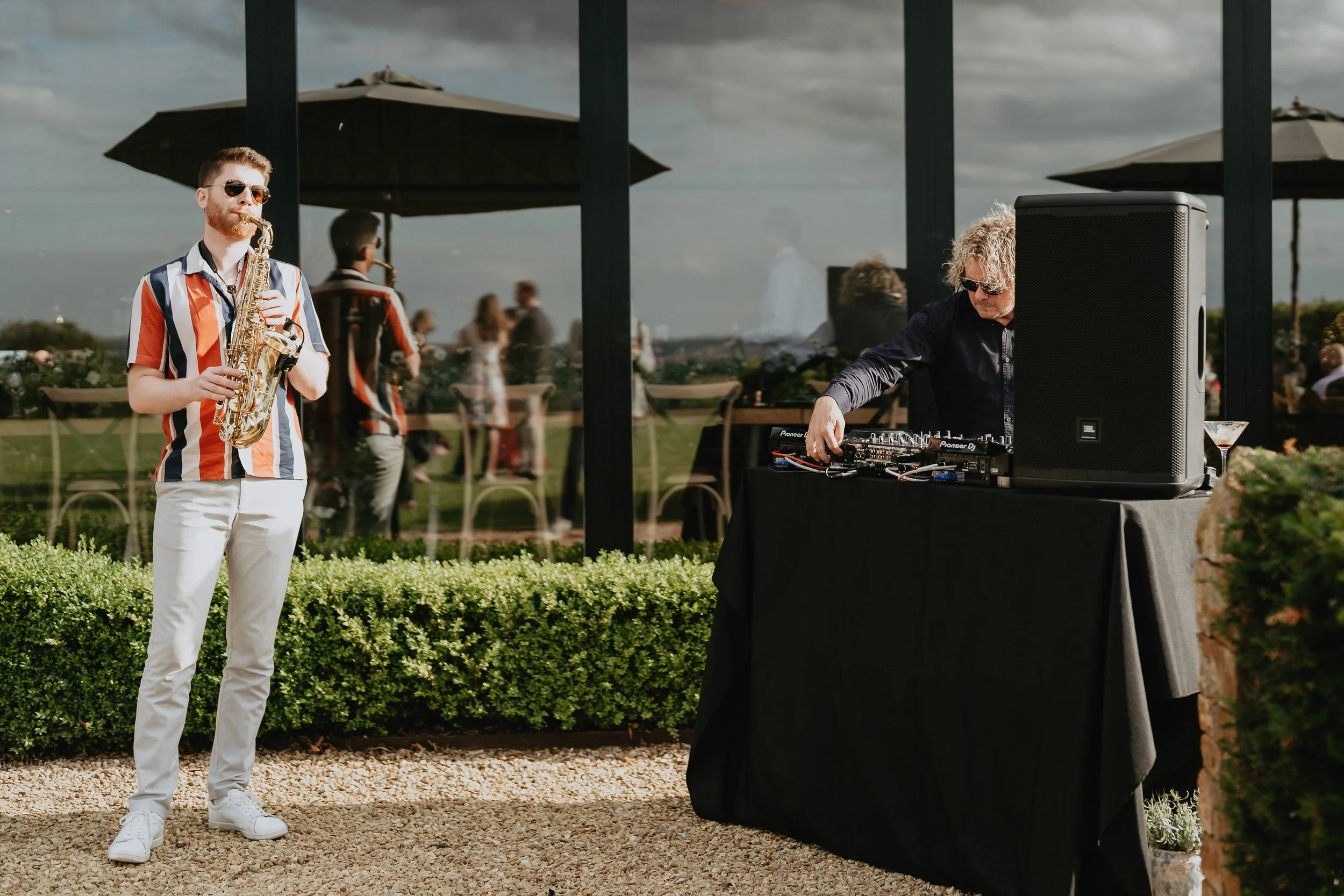 23-08-24 Victoria & Miles (Primrose Hill Farm) V+M0451 (Credit @tomdurnphotography).jpg