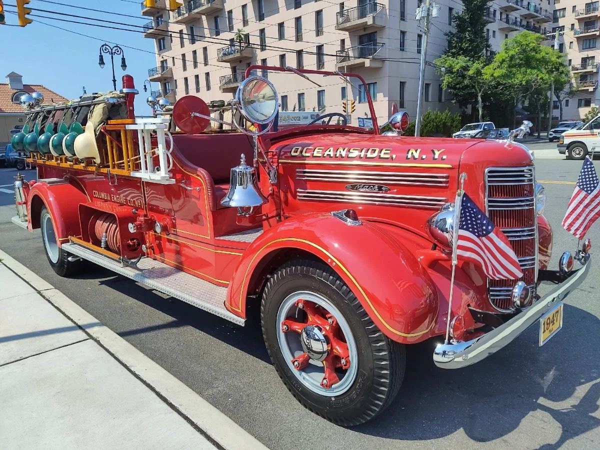 1946 Mack Model 45S Fire Truck