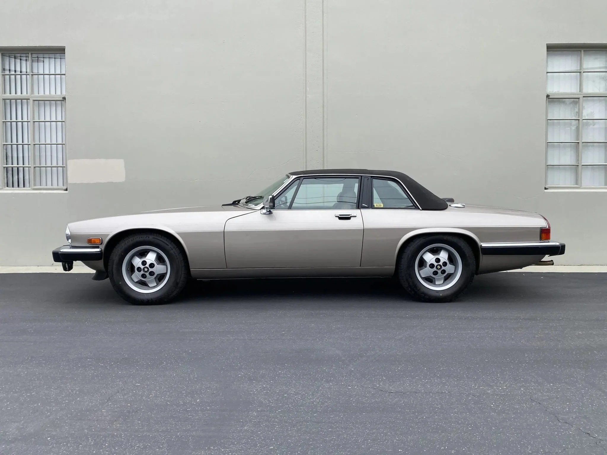 1988_jaguar_xjsc_1-exterior_side_left_full.jpeg
