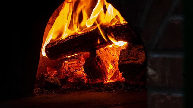 Here&rsquo;s a picture of the inside of our mobile, wood-fired oven at Skateboard Day in Tarentum, PA.
We'll be making pizzas next at Helltown Brewery on Saturday, August 31st. Check out our Facebook event listings or visit http://sswfpizza.com for m