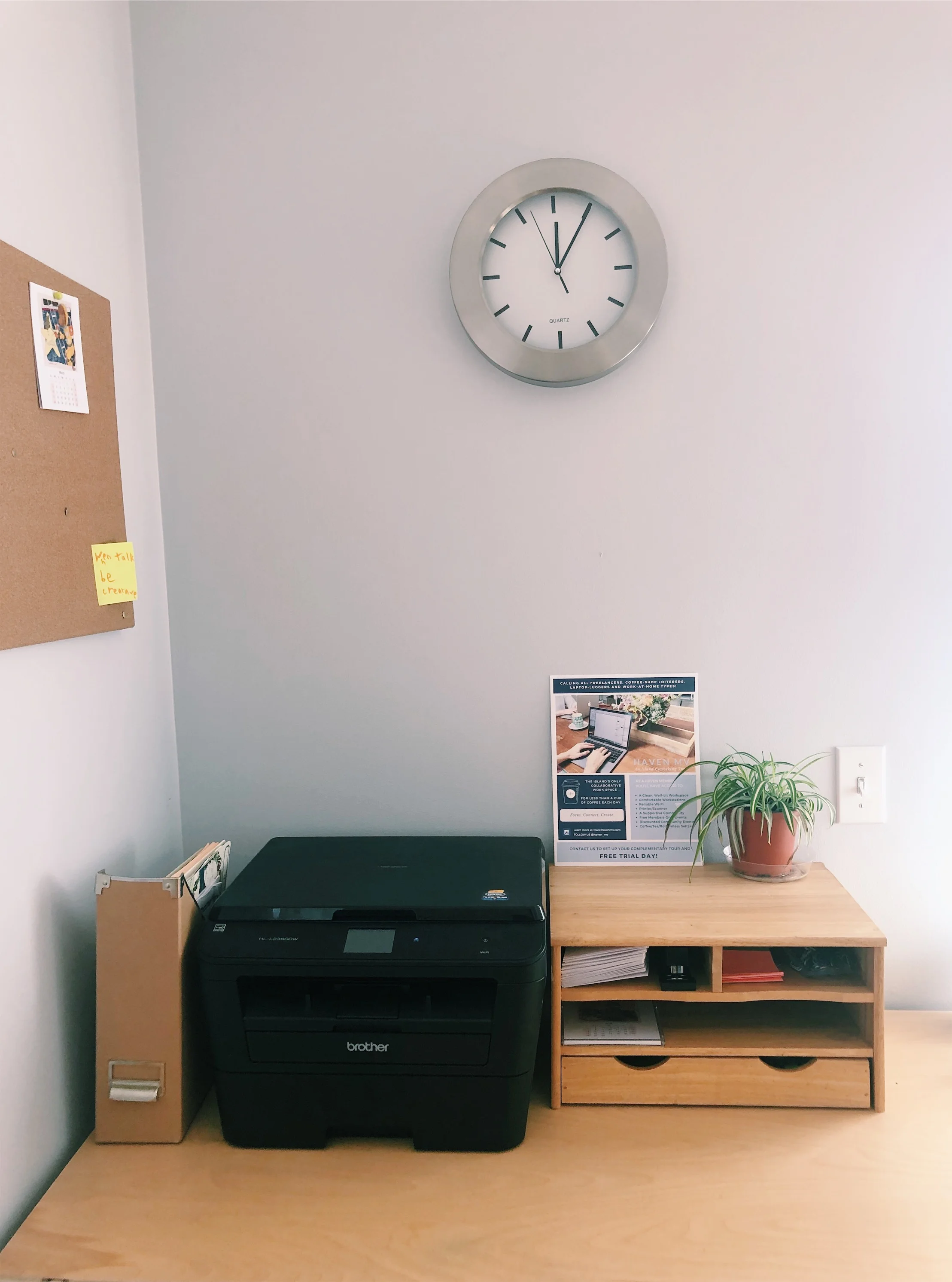 Print/copy station.