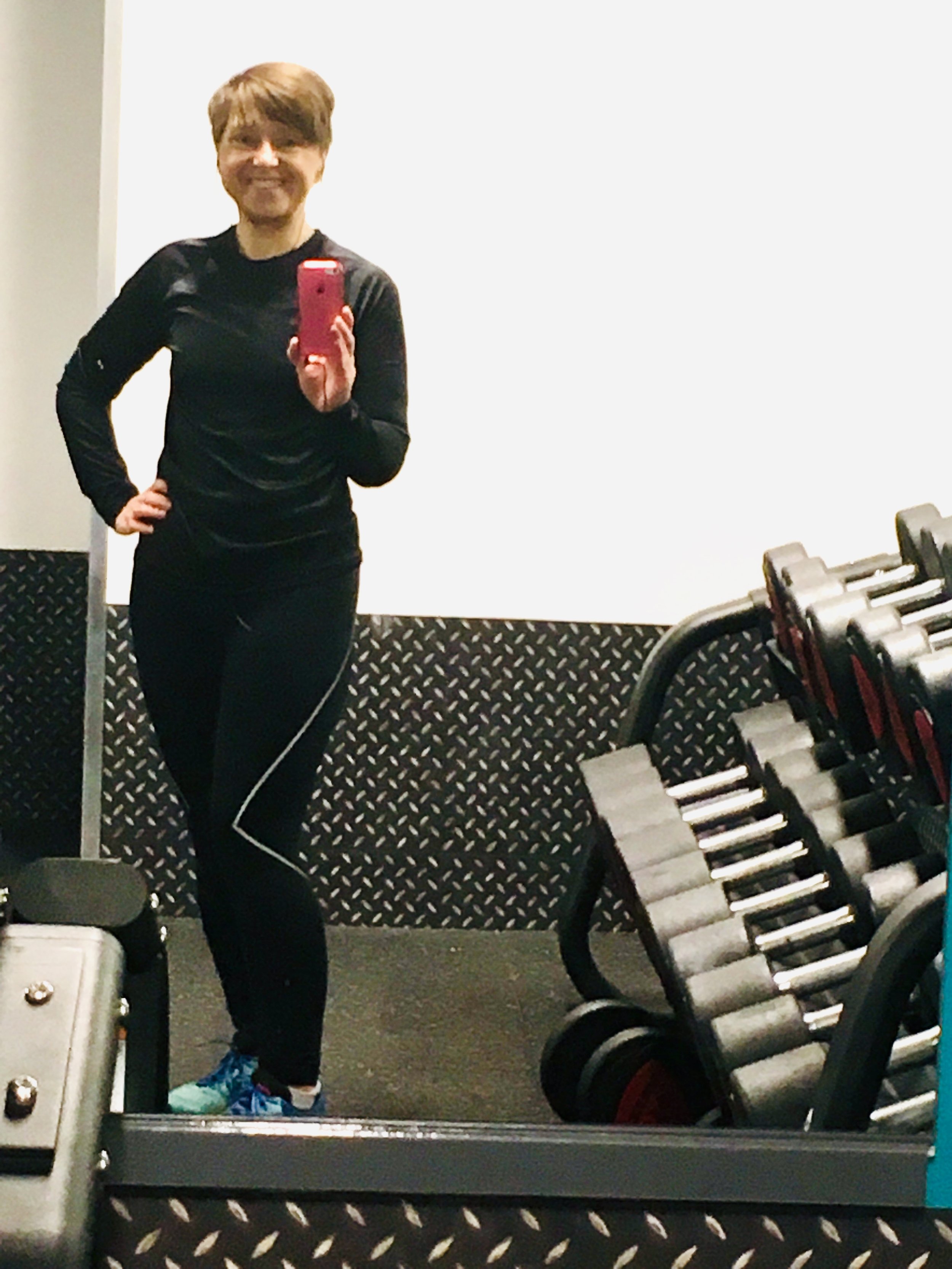   Me quickly capturing a picture of my Sundried leggings in the gym mirror before Mr 50Sense tells me to get on with lifitng weights!  