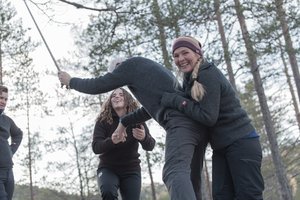 Classic Team-building Practical activities that incorporate different ways of working together. These take place in the forest or in the grounds of the hotel, depending on your request, the weather and the number of participants.