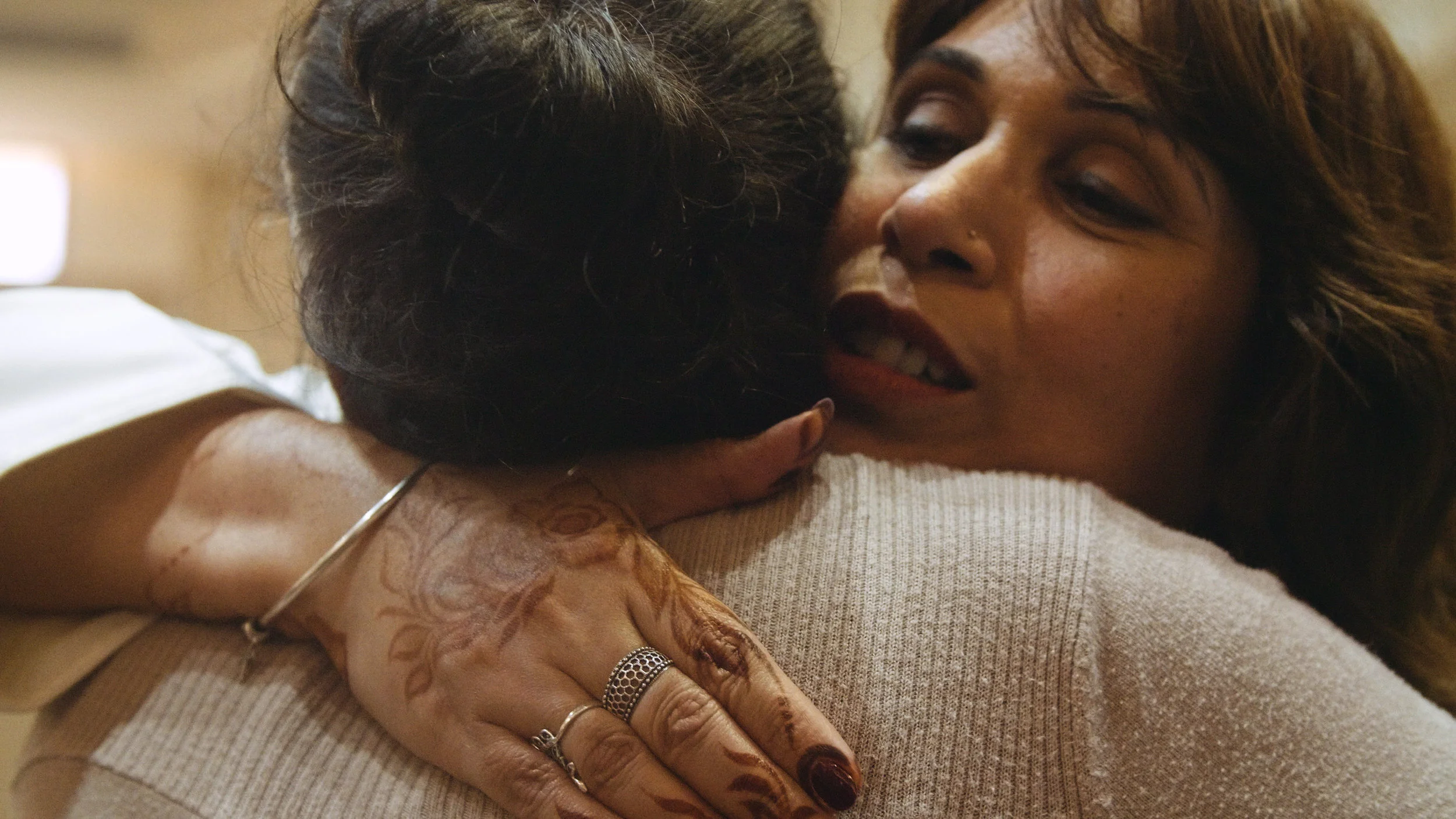 Navina_Hug.jpg
