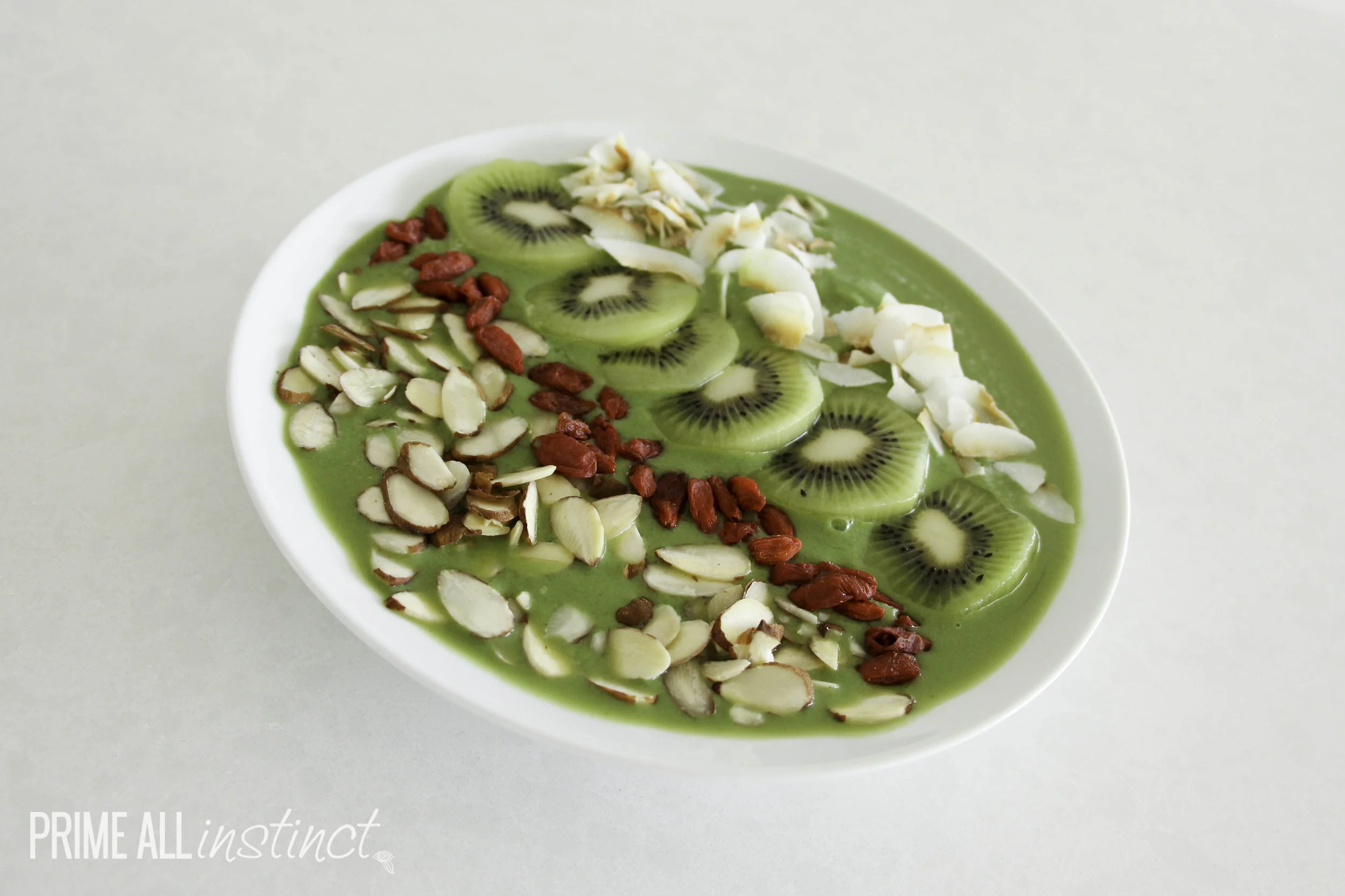 R8_%22Matcha%22SmoothieKiwiBowl_Pic2.jpg
