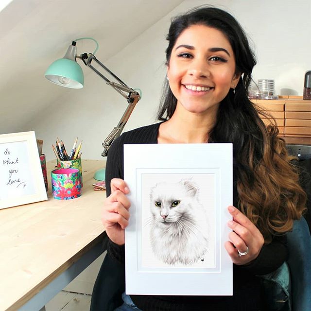 I have used a double white mount for Maise's A5 portrait. Swipe to see close ups! Beautiful Maisie was a rescue kitty with a hard life but she was taken in by a wonderful family and the remainder of her life was filled with love and happiness. Now th