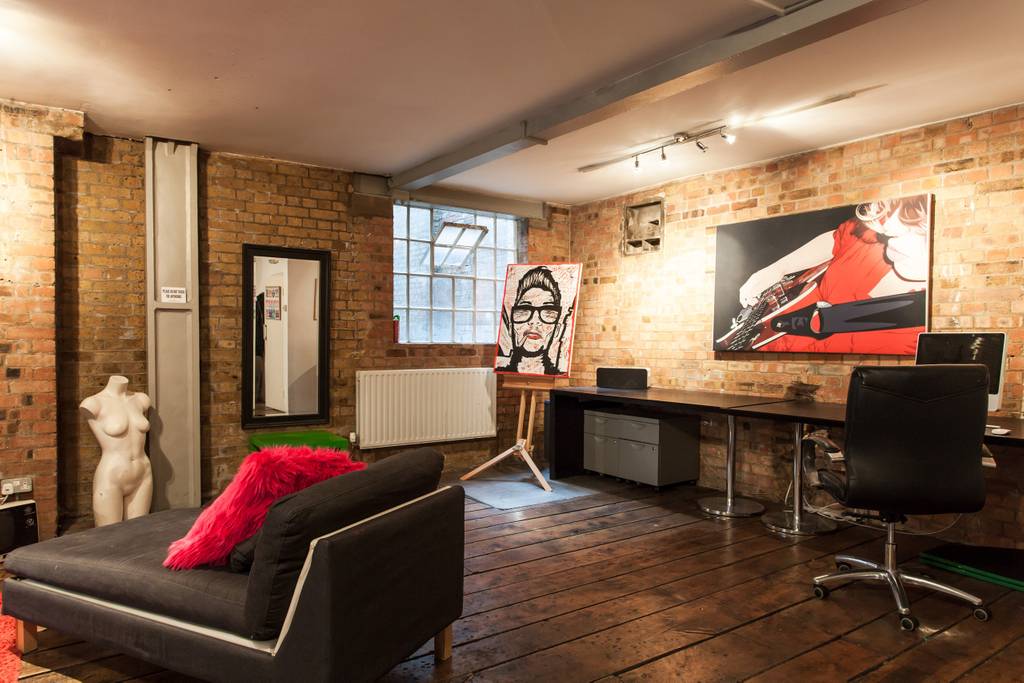Agency Roundtable happens in the Agency Hackers loft in Shoreditch. Grab a sofa and a coffee (or a beer) and problem solve with your agency leader peers.