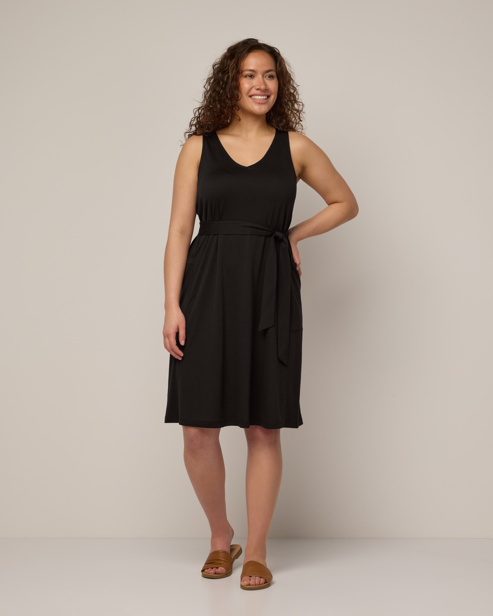 20230420_wooland_00377_SummerMidiDress_Black-LR.jpg