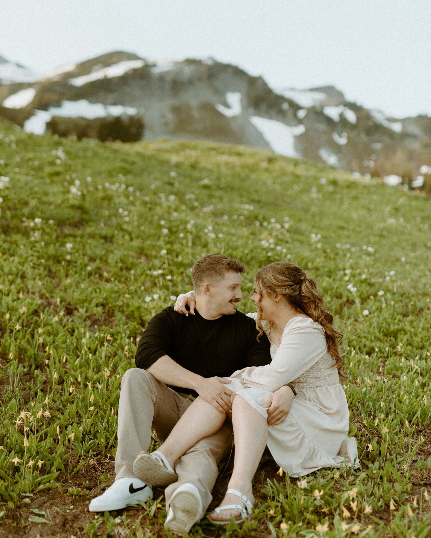 &ldquo;I love you to the mountains and back&rdquo;✨

#tacomaengagementphotographer#pnwengagementphotographer#seattleengagementphotographer#seattlecouplesphotographer#snohomishengagementphotographer