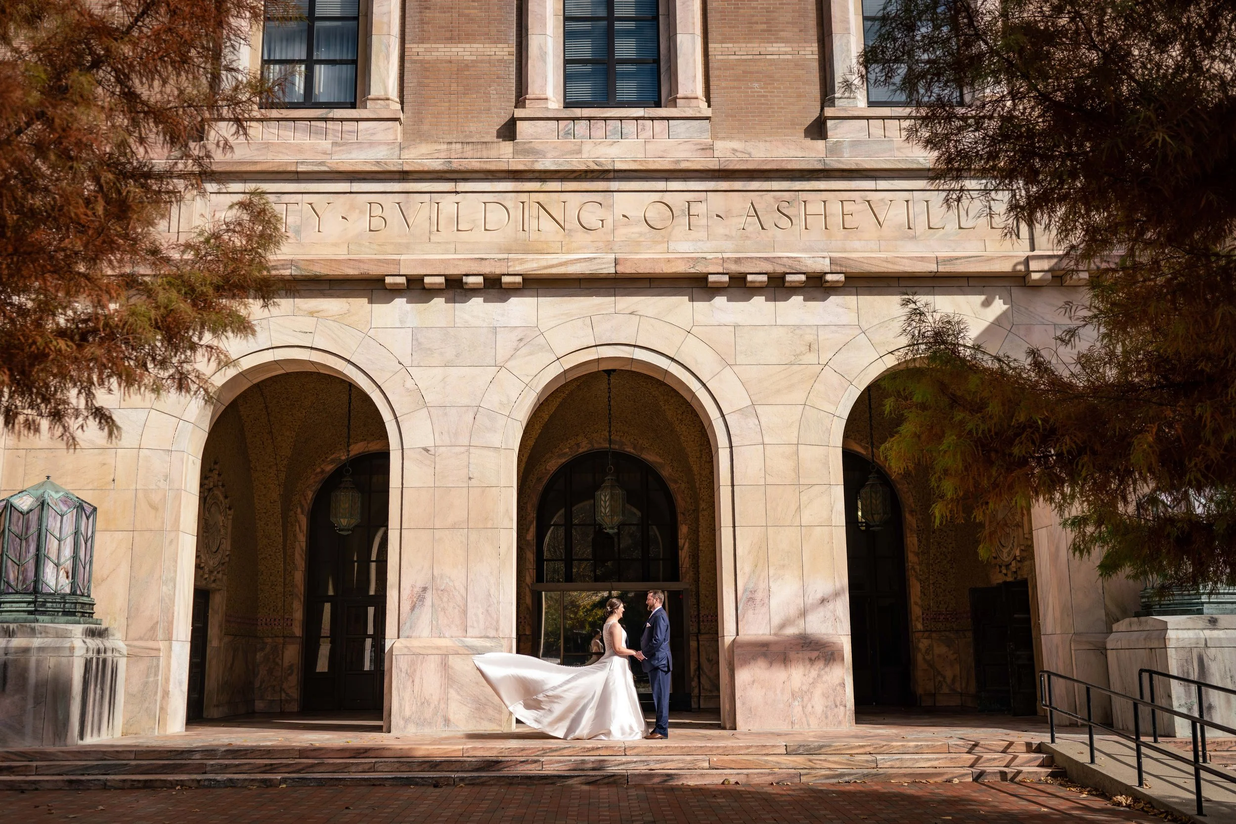 Downtown Asheville + Crest Center Vibrant Fall Wedding || Asheville, NC