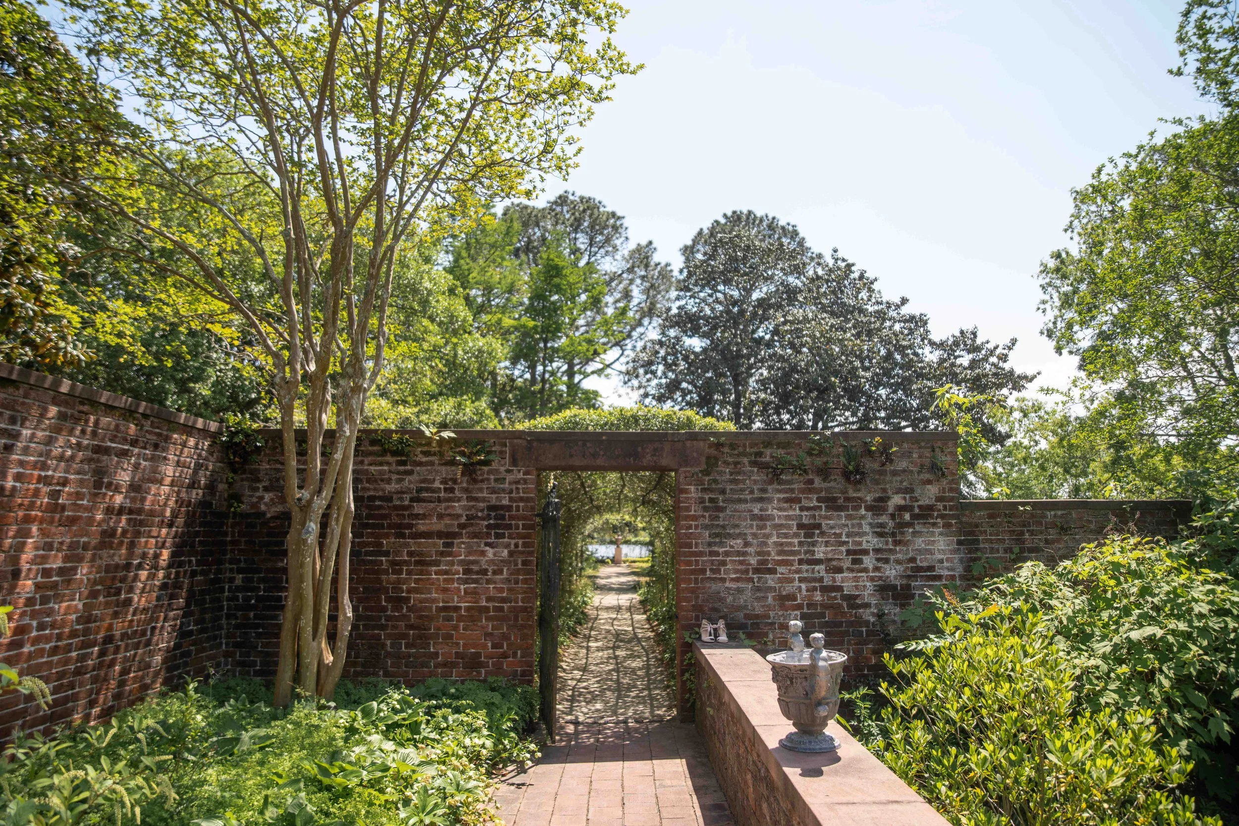 April Sunset Wedding at Tryon Palace_New Bern North Carolina Wedding Photographer_Fairy Tale Themed Wedding_Spring Wedding in NC-15.jpg