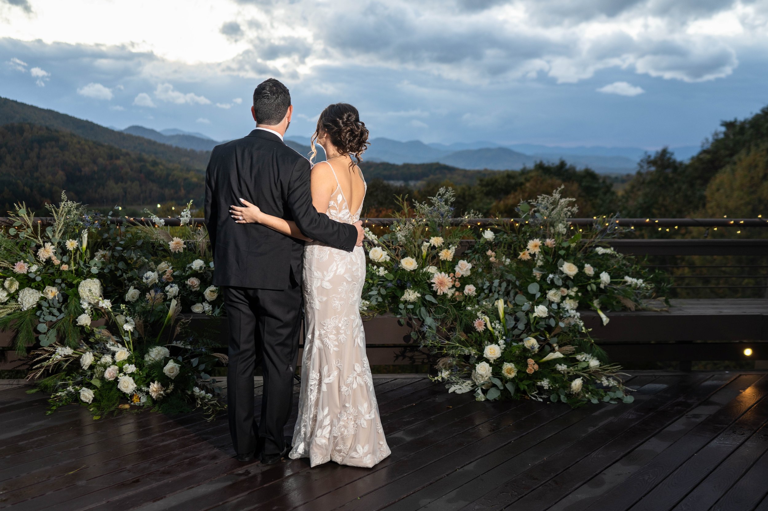 October Wedding in Asheville at The Crest Center - Raleigh Wedding Photographer 3 20.jpg