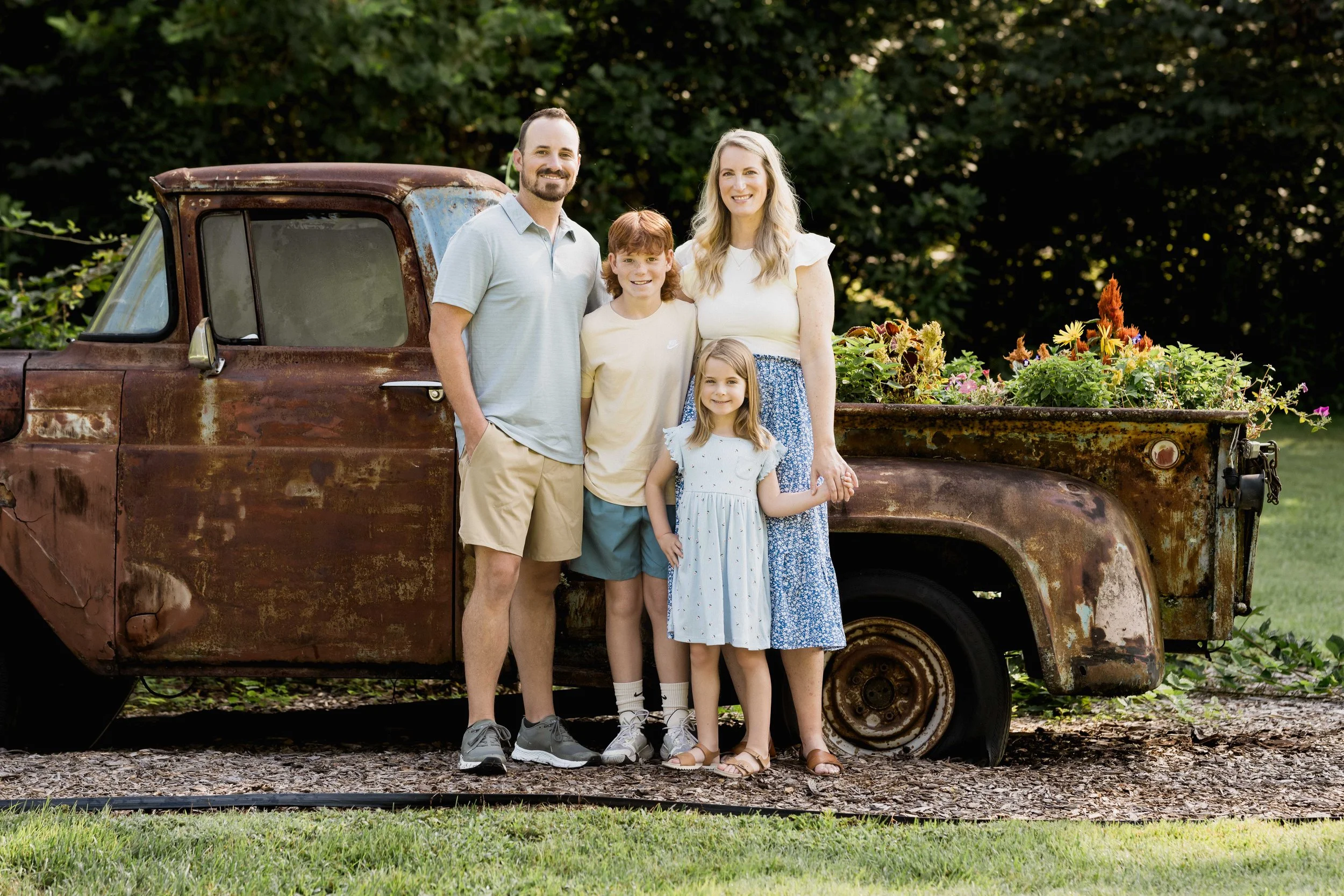 Extended Family Photoshoot at Home_Durham Family Photographer_Outdoor Family Photo Ideas-3.jpg