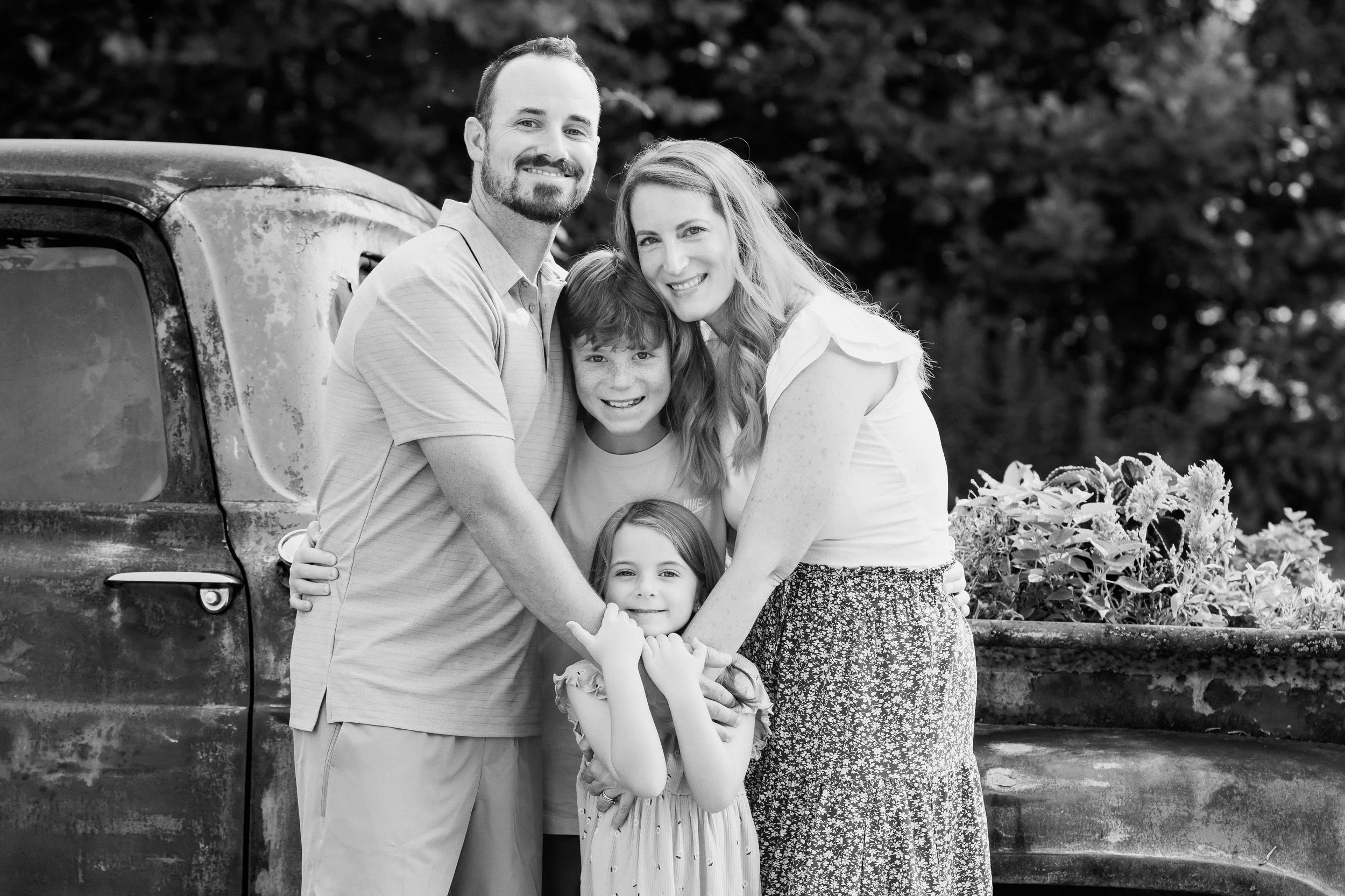 Extended Family Photoshoot at Home_Durham Family Photographer_Outdoor Family Photo Ideas-4.jpg