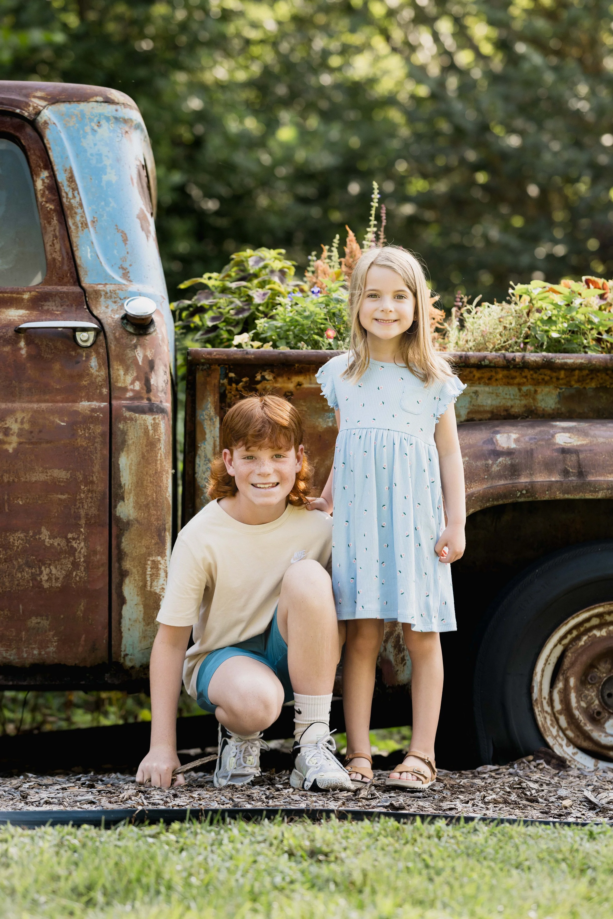 Extended Family Photoshoot at Home_Durham Family Photographer_Outdoor Family Photo Ideas-5.jpg