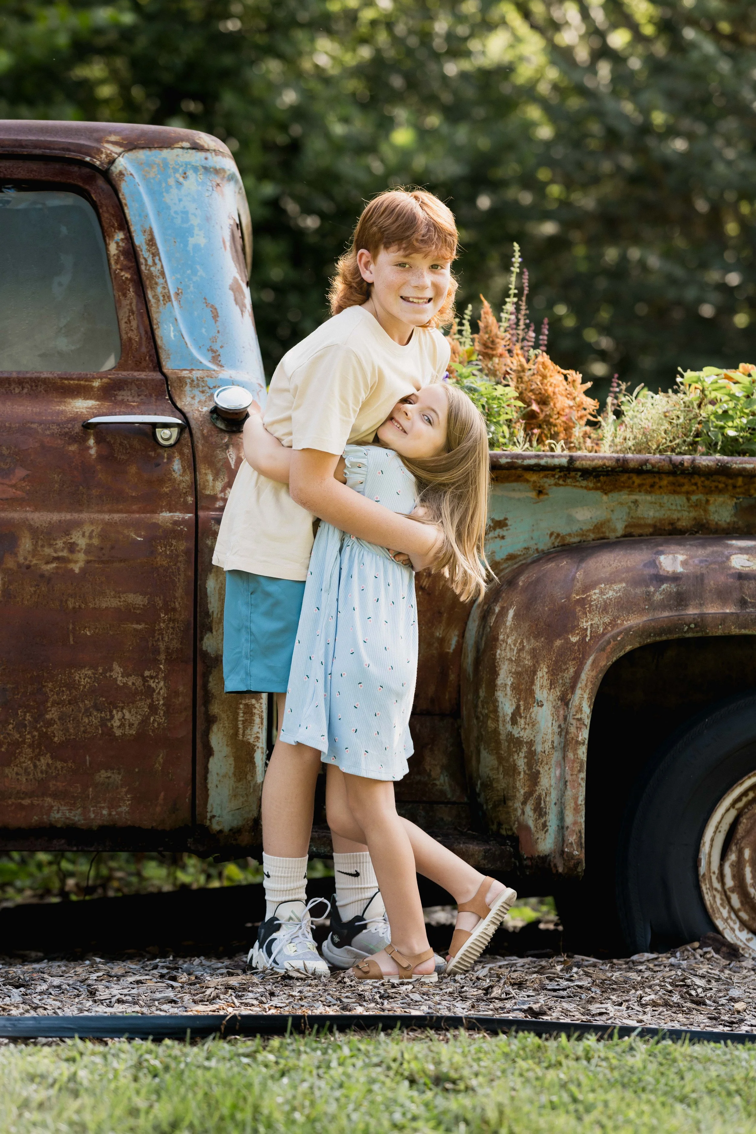Extended Family Photoshoot at Home_Durham Family Photographer_Outdoor Family Photo Ideas-6.jpg