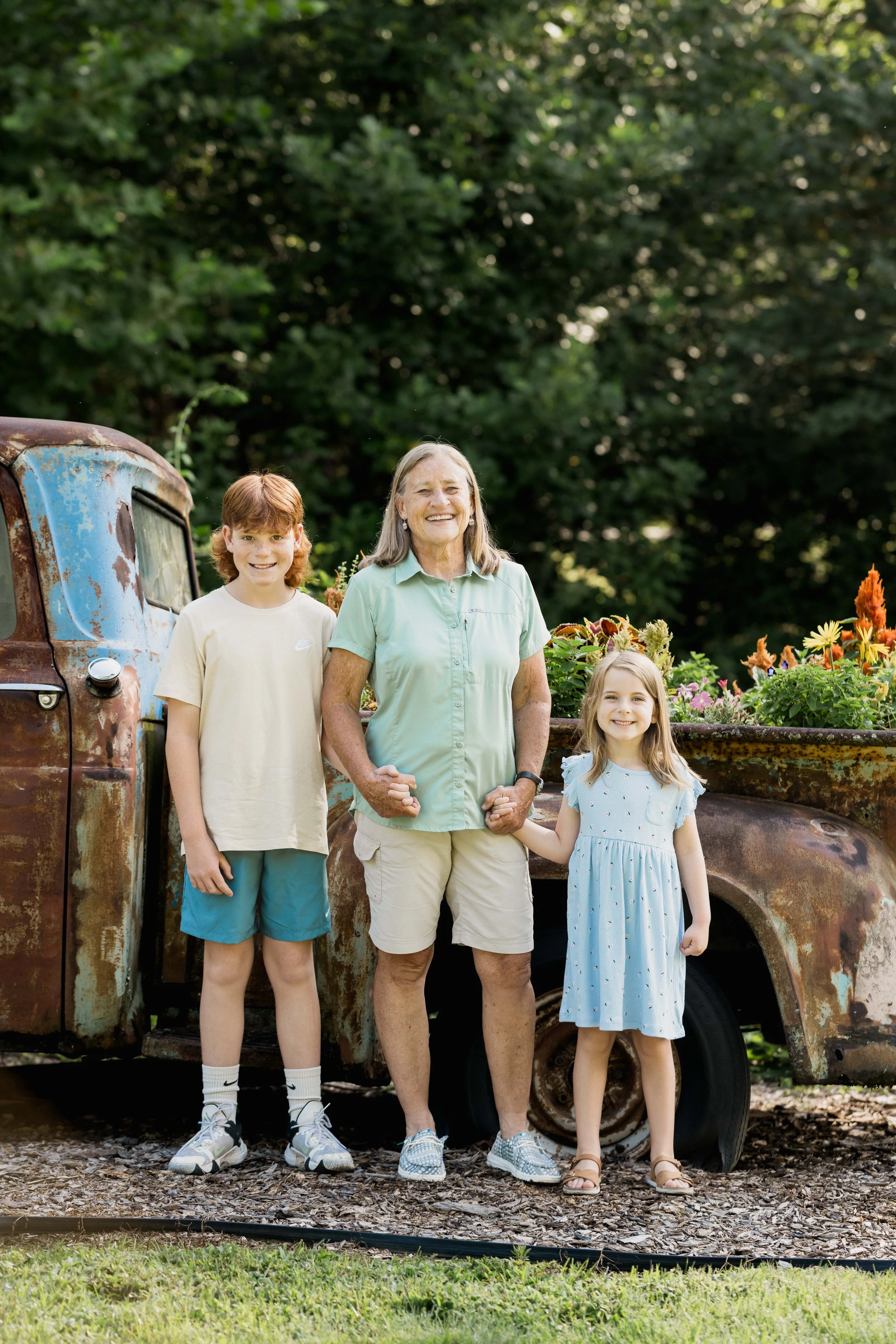 Extended Family Photoshoot at Home_Durham Family Photographer_Outdoor Family Photo Ideas-8.jpg