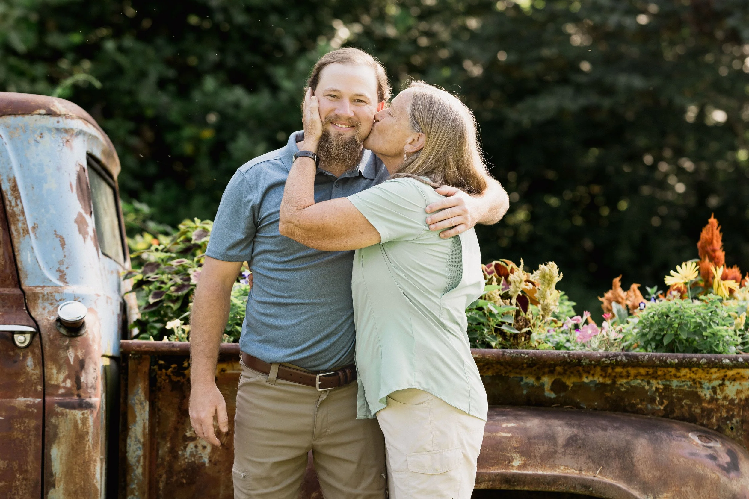 Extended Family Photoshoot at Home_Durham Family Photographer_Outdoor Family Photo Ideas-12.jpg