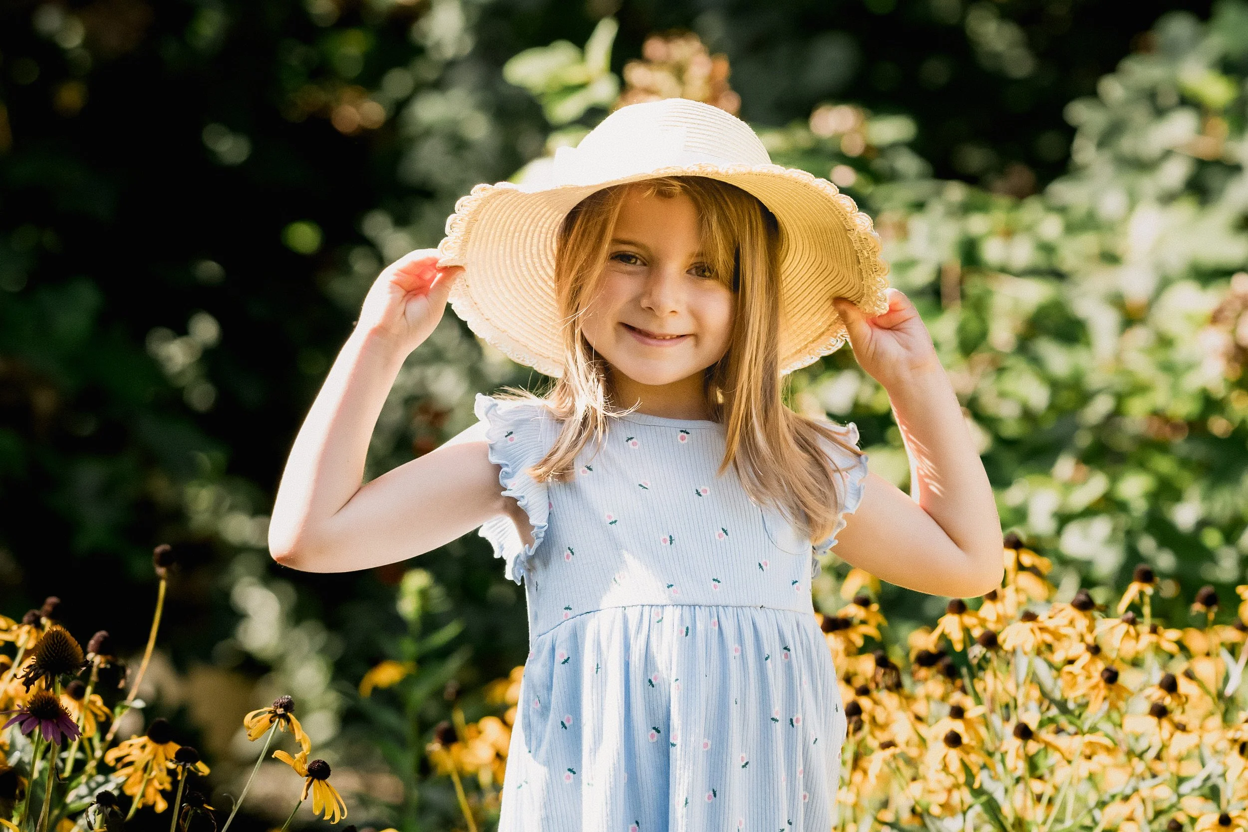 Extended Family Photoshoot at Home_Durham Family Photographer_Outdoor Family Photo Ideas-15.jpg
