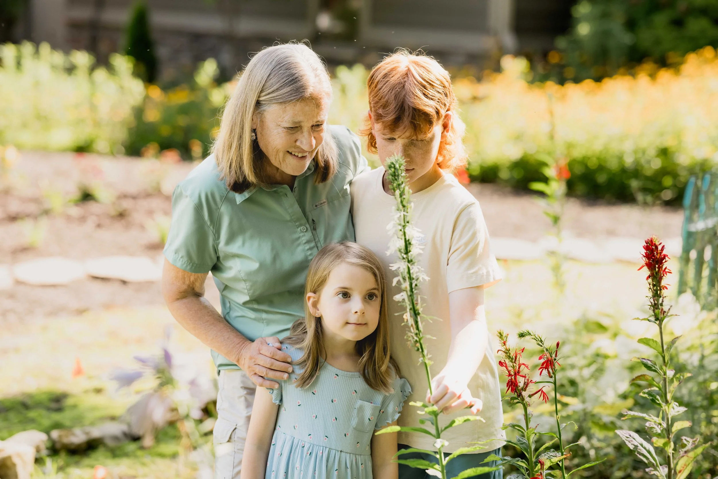Extended Family Photoshoot at Home_Durham Family Photographer_Outdoor Family Photo Ideas-17.jpg