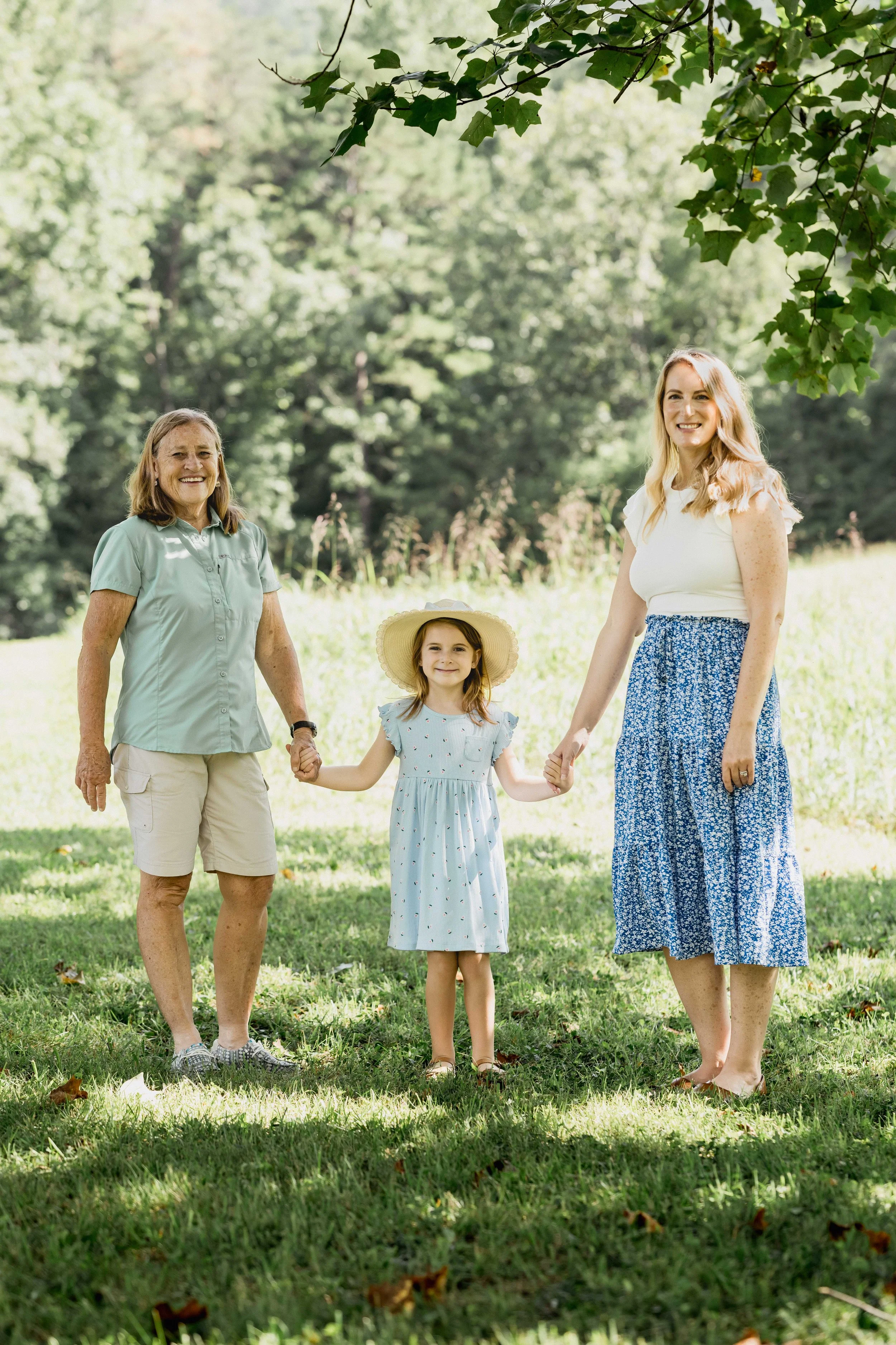 Extended Family Photoshoot at Home_Durham Family Photographer_Outdoor Family Photo Ideas-35.jpg