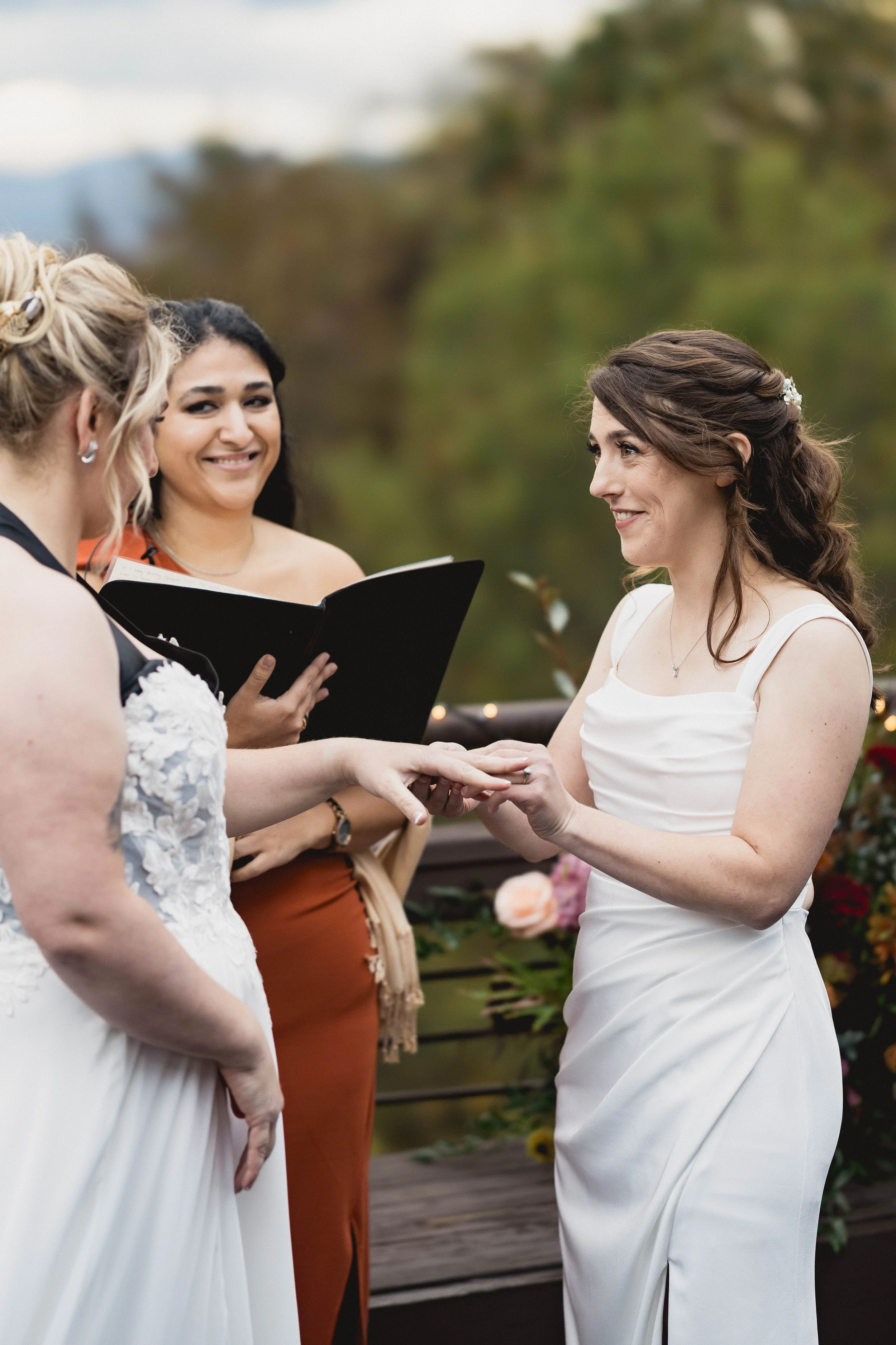 Texas-Meets-North Carolina October Mountain View Wedding at The Crest Center in Asheville, NC_North Carolina Wedding Photographer-118.jpg
