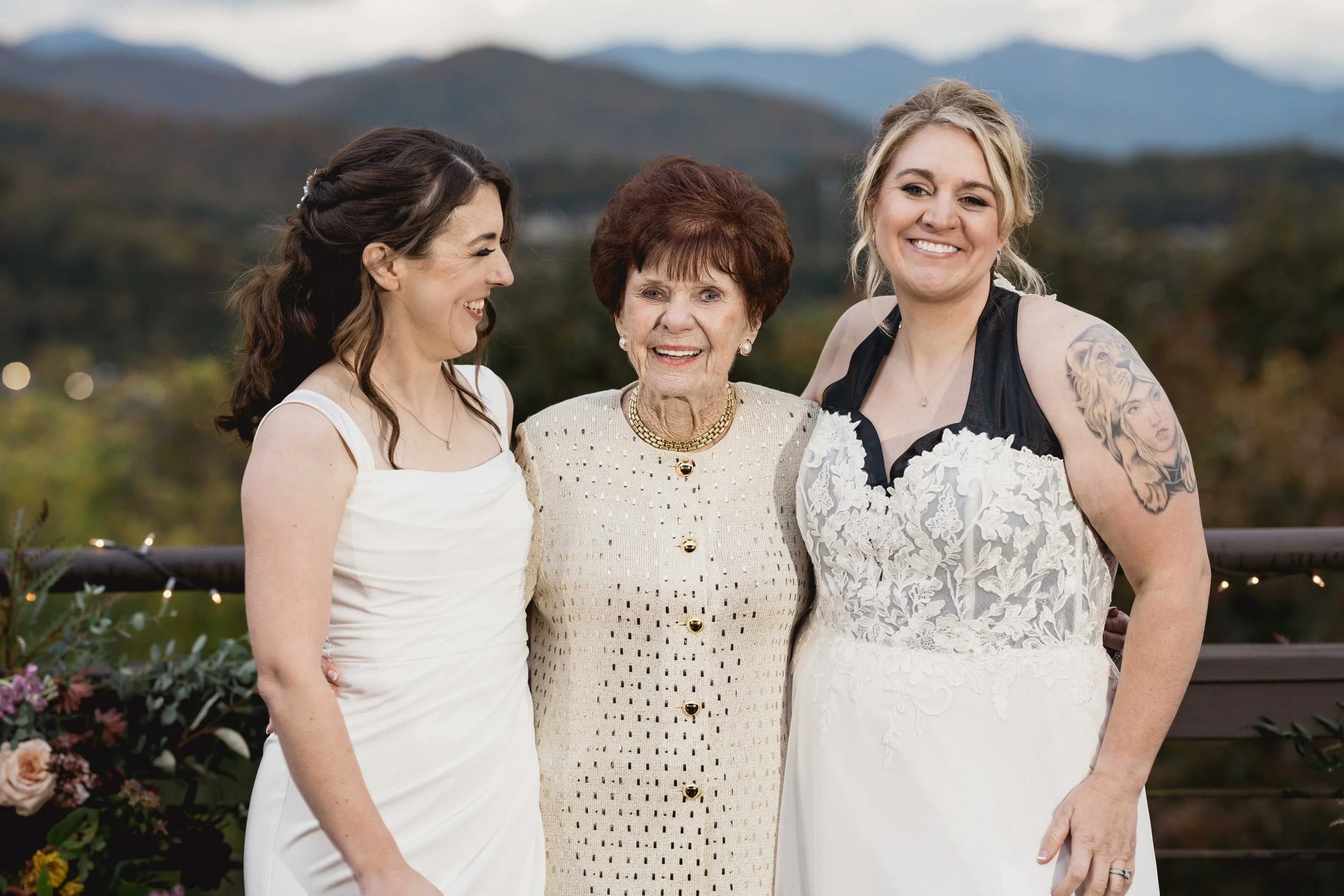 Texas-Meets-North Carolina October Mountain View Wedding at The Crest Center in Asheville, NC_North Carolina Wedding Photographer-132.jpg