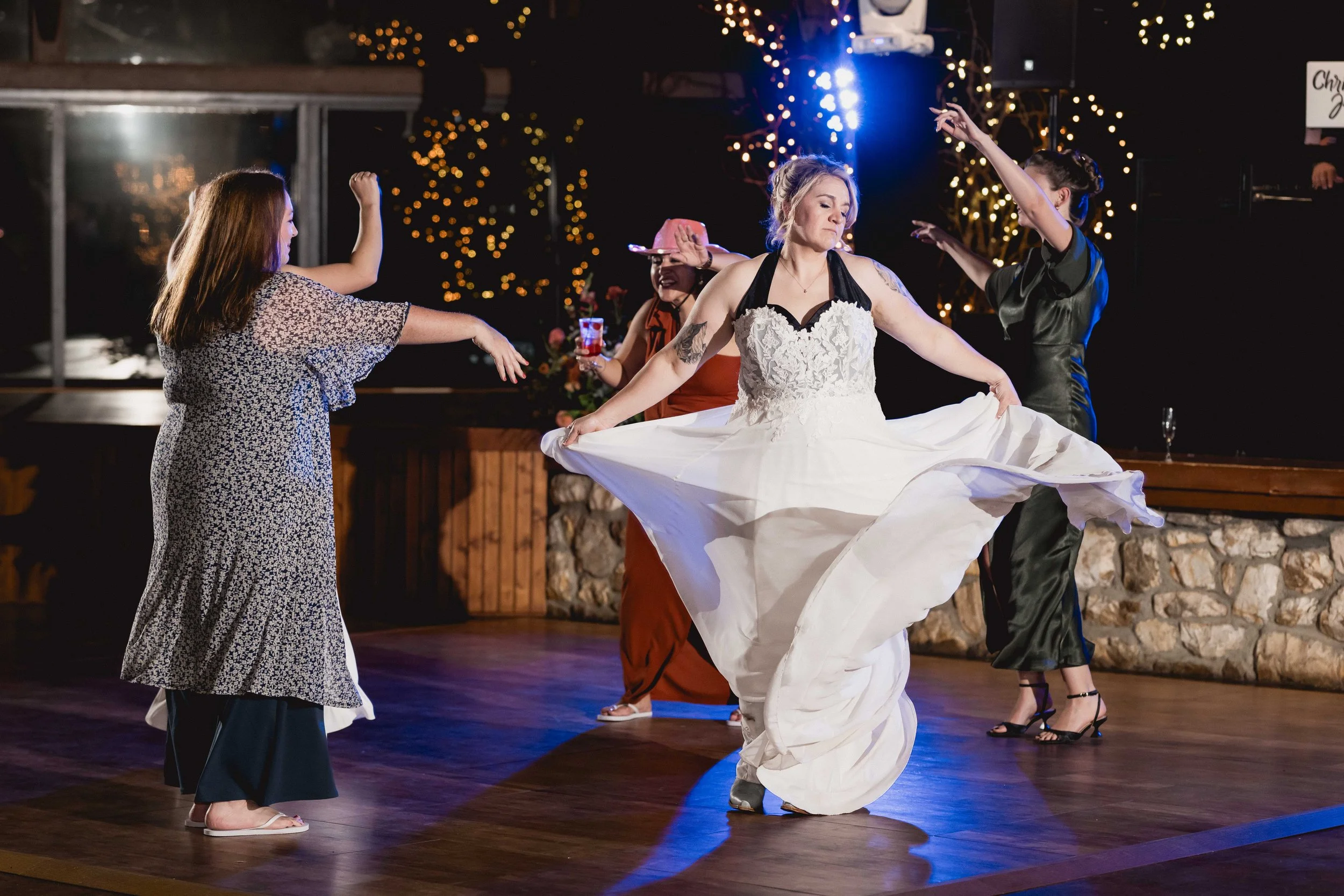 Texas-Meets-North Carolina October Mountain View Wedding at The Crest Center in Asheville, NC_North Carolina Wedding Photographer-237.jpg