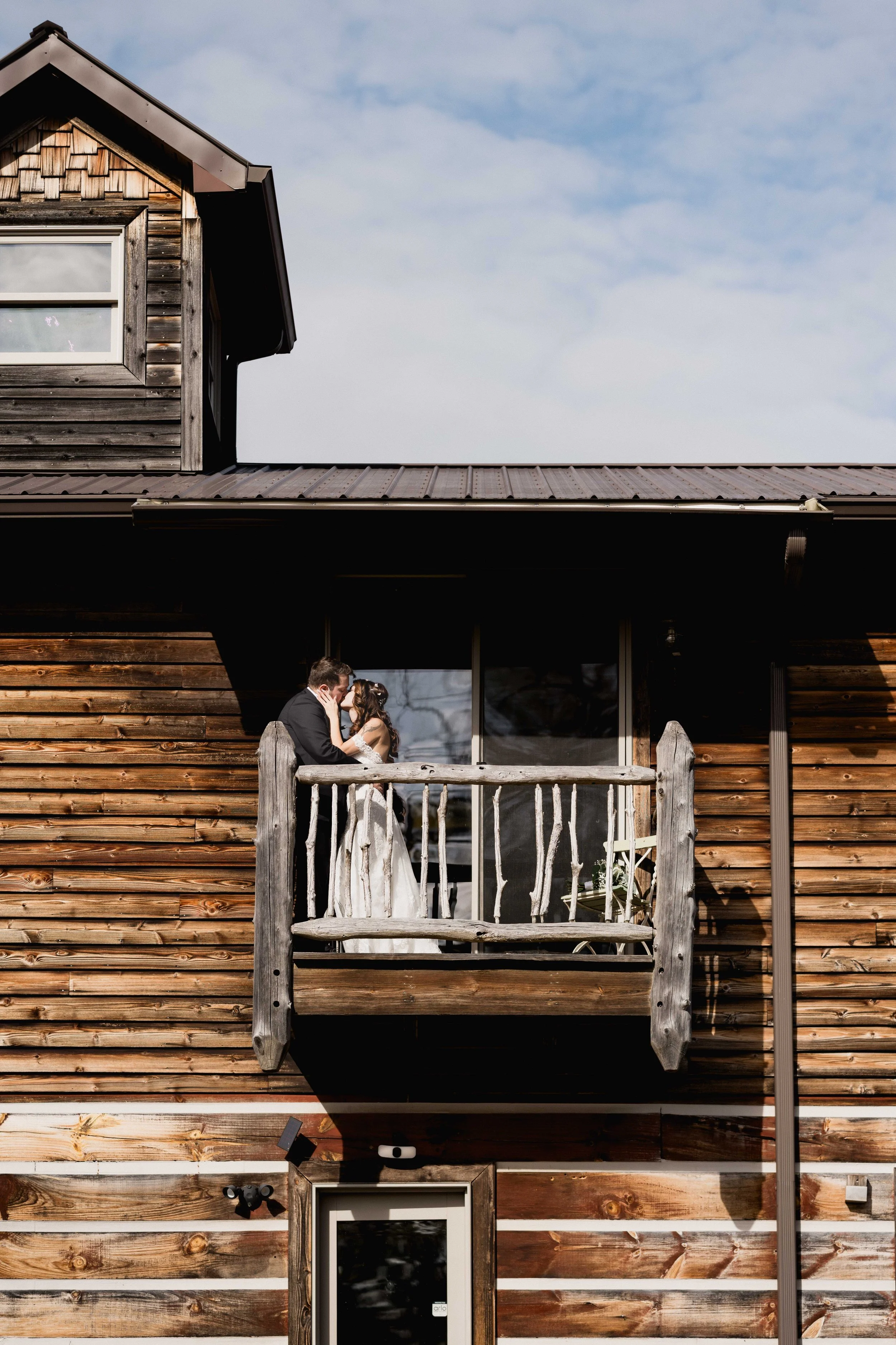 Warm October Golden Hour Destination Wedding in the Mountains at Appalachian Lodge at Rivers Bend || Marshall, NC