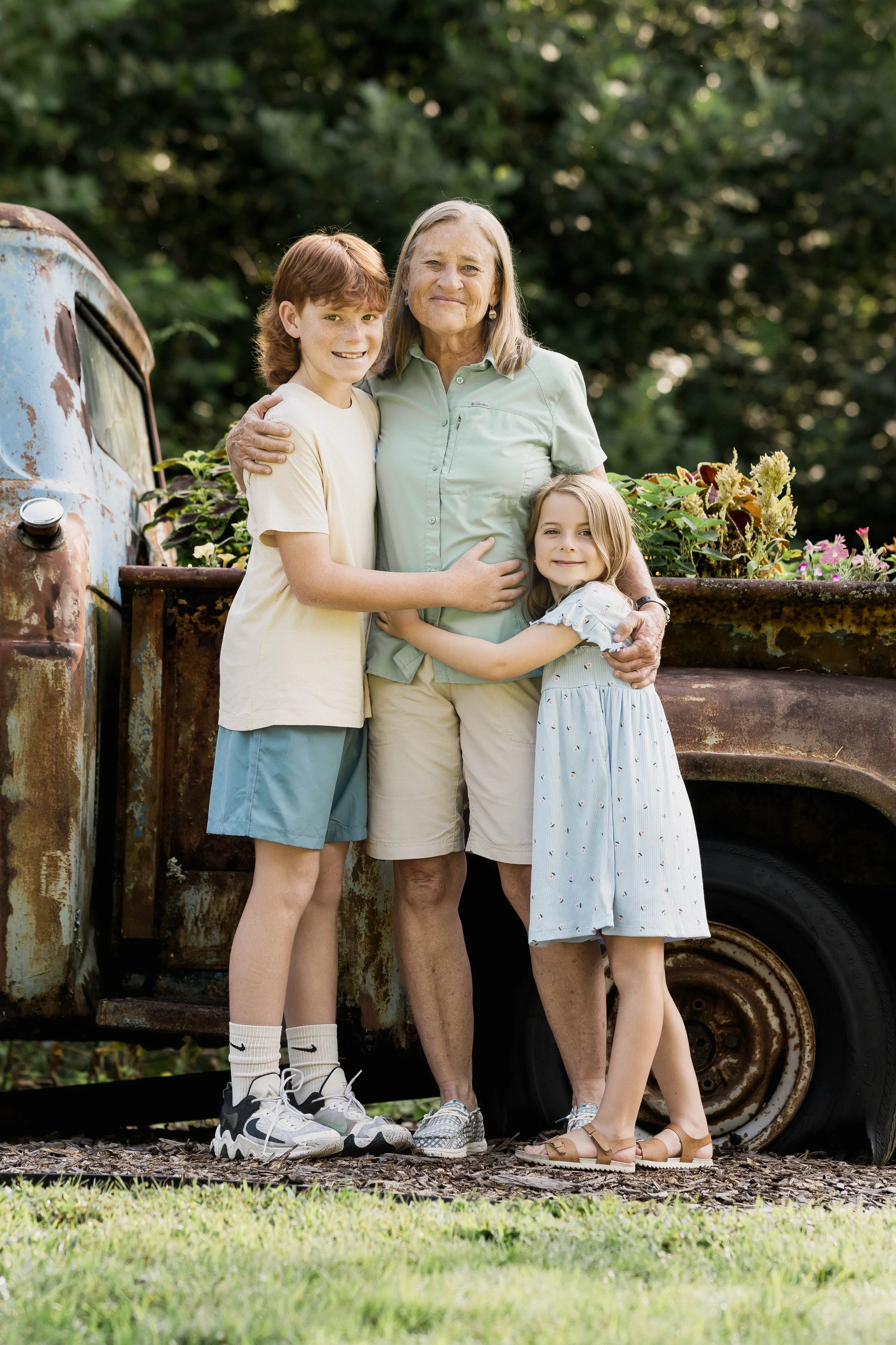 Extended Family Photoshoot at Home_Durham Family Photographer_Outdoor Family Photo Ideas-10.jpg