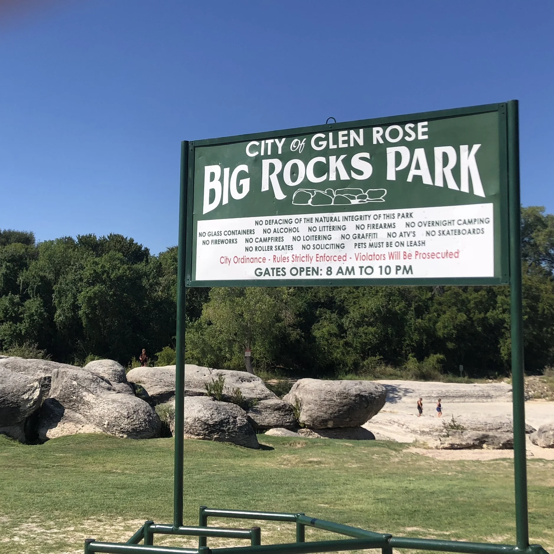 Skybox Cabins, Unique Cabins, Treehouse in Glen Rose TX