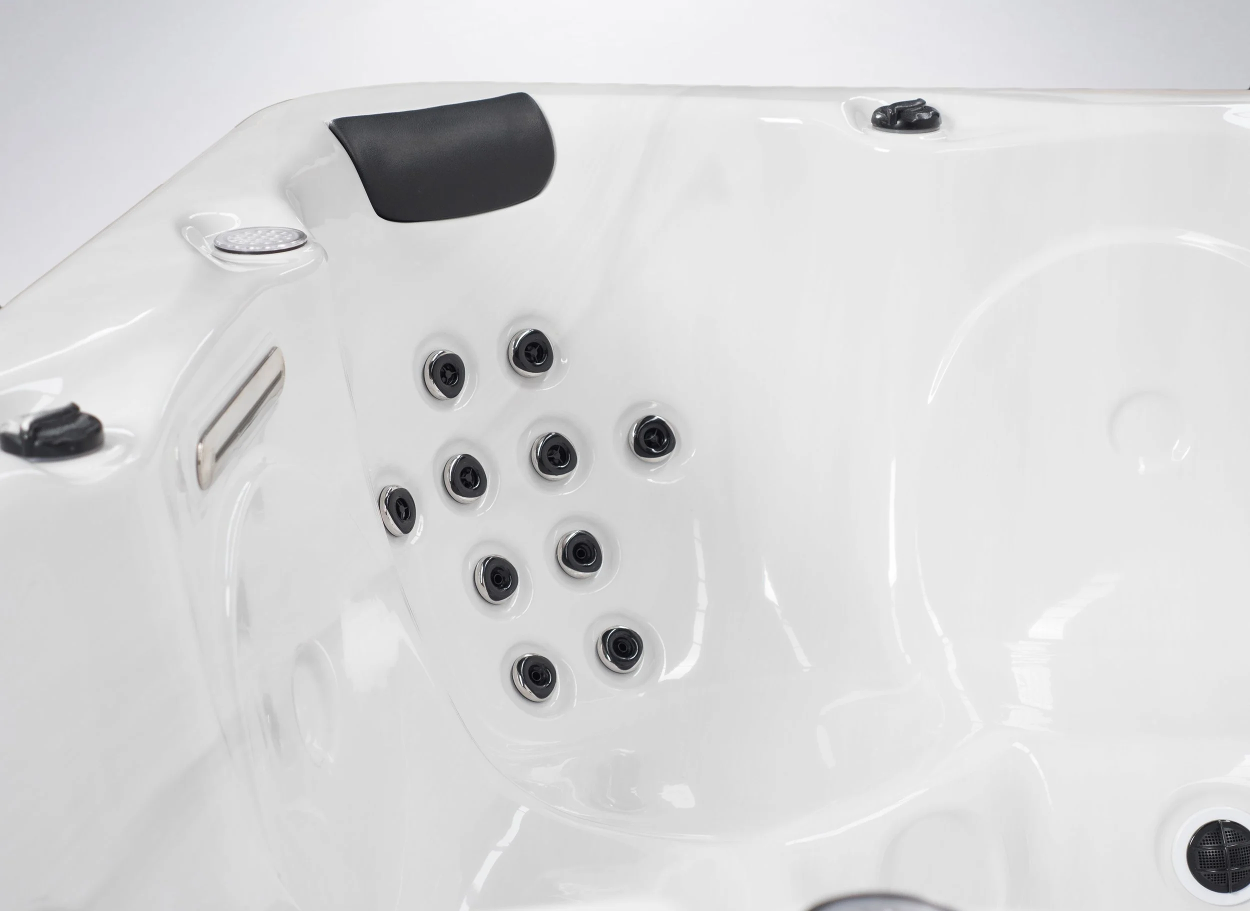 4 seater family spa pool Spa Family corner seat with pillow and jets