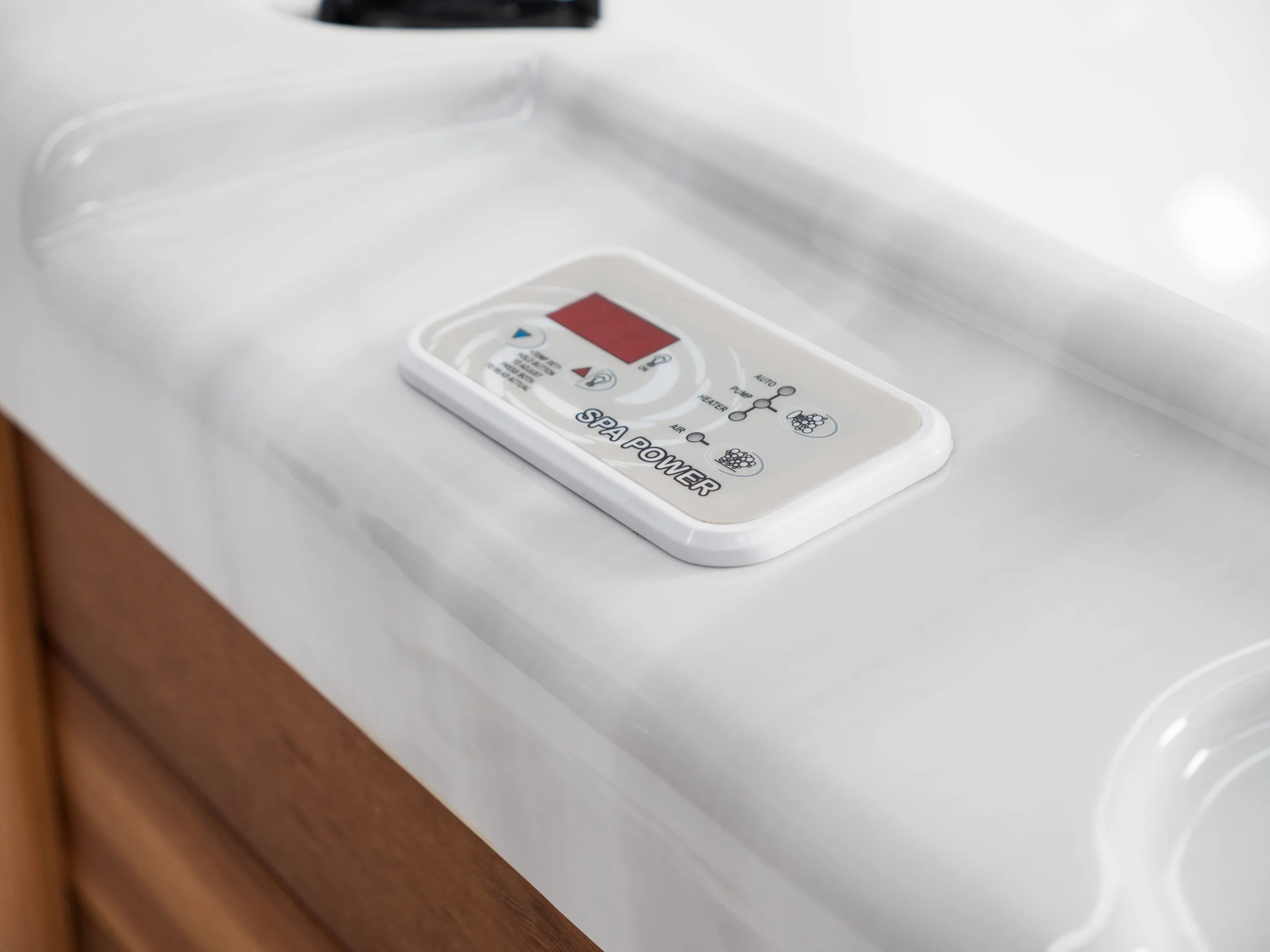 The Social Spa 5 seater Spa Family Smart Davey Spa Controller