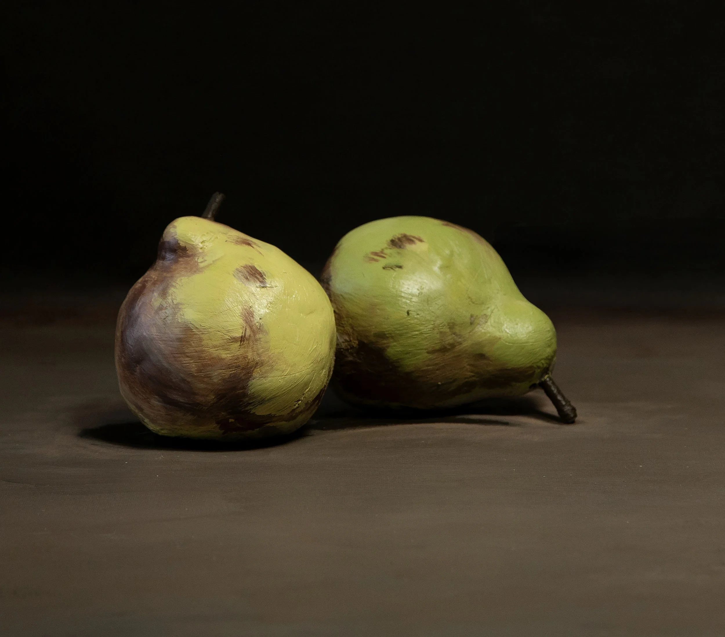 Two Pears (after Edouard Manet)
Soft clay and house paint.
32x28cm
2024