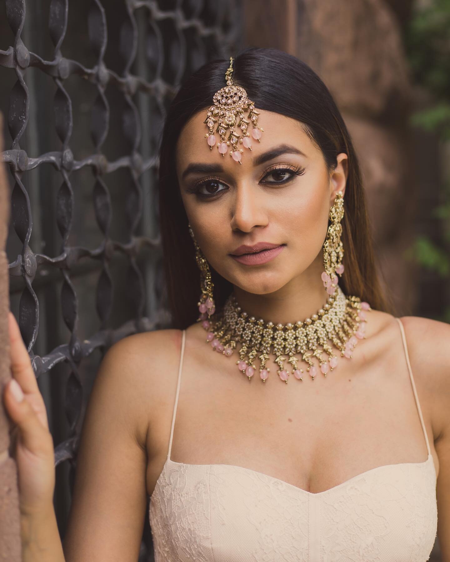 Effortless beauty is my favorite. Whether it&rsquo;s a bride or model, this glow is timeless!

Team:
Jewelry: ReeMat Designs (@reematdesigns_)
Boutique: Terra Inde (@terra_inde)
Photography and Retouching: Pooja Rudra (@dharpooja)
Makeup Artist: Jasm