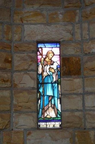 window_sheprd.jpg