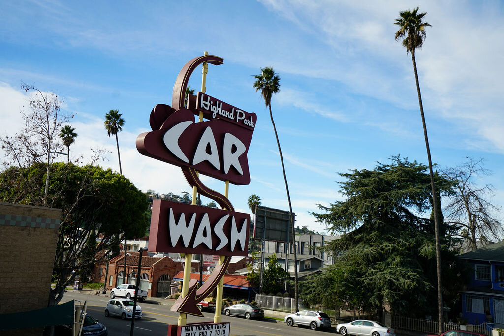 Feels like the first sunny weekend in a while!🌞 Temperatures are finally going back to the 70s this weekend and next week.  Spring is around the corner🌻⁠
-⁠
-⁠
#90042  #carwash #cleancar #eaglerock #explorela #expresscarwash #happycar #happeningdtl