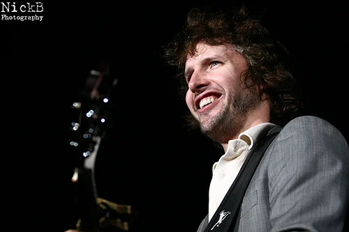 "A Look Back" - James Blunt - 4th May 2008