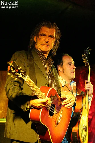 "The Beez" - Touring Australia in Jan/Feb & March