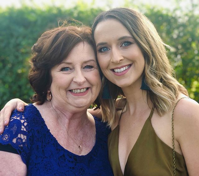 Just a coupla fancy bisches about to take over the dfloor 👯&zwj;♀️. Thanks for the lick of paint @livslee_makeupandlashes 💋