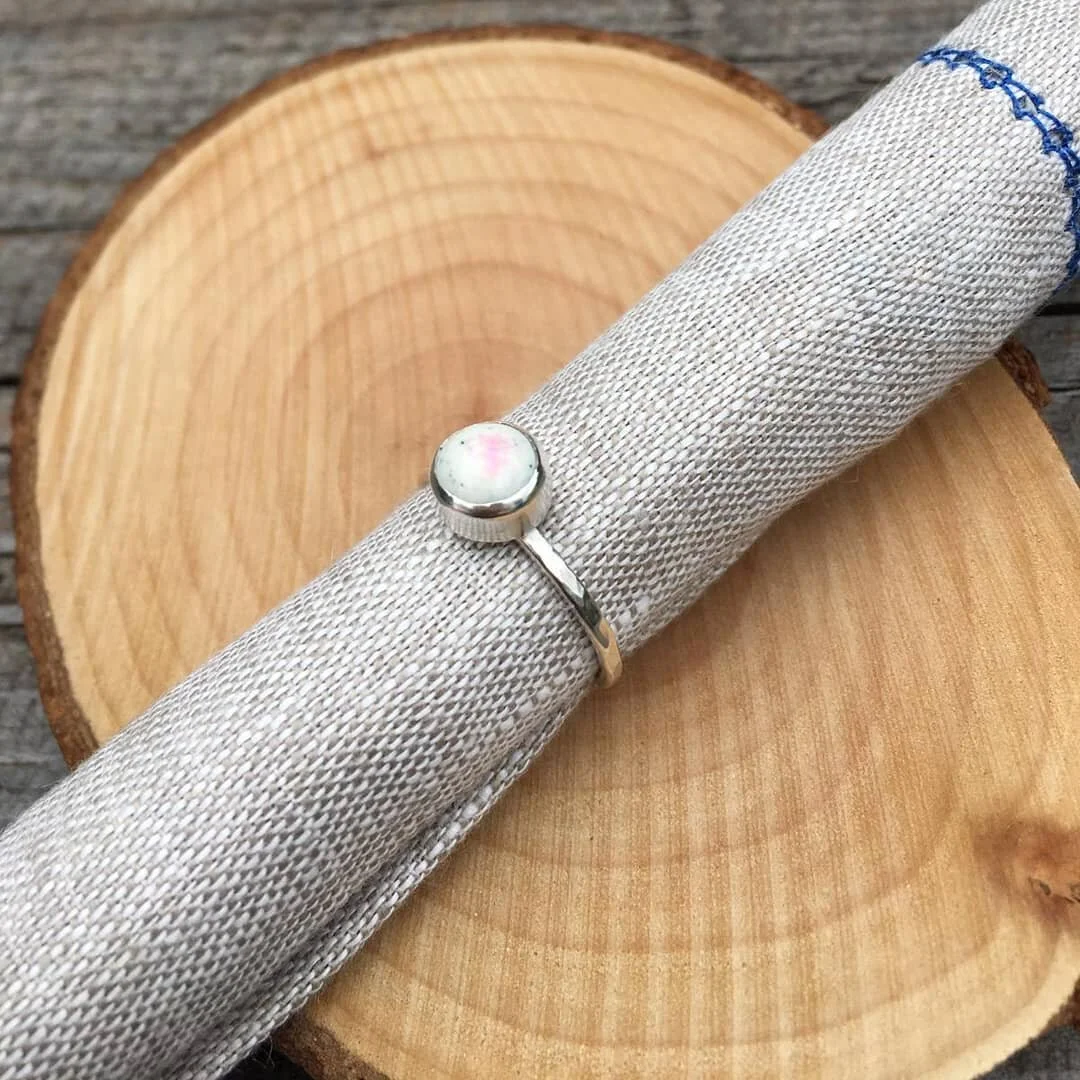 Enamel and silver

#valmontstudio #enamel #silver #metalsmith #maker #jewellerydesign #jewellery #madeinleeds