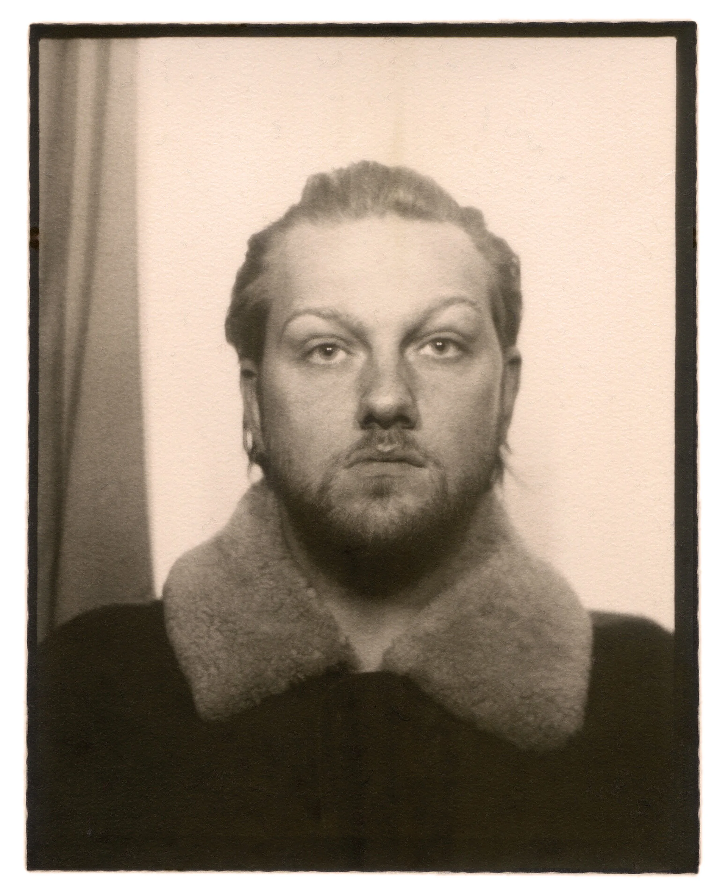 Alexander Wolfe releases rousing new single ‘Avalanche’ on February 1st through Dharma Records