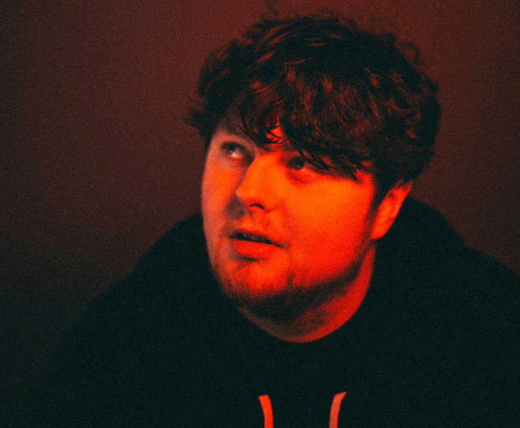 Hotly tipped Scottish singer songwriter Aaron Smith releases new single ‘Brother’ on April 10th through Platoon