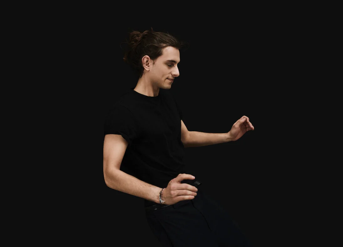 Polish composer Wojtek shares carbon-neutral video for new single ‘Illusions’ ft. Hildur