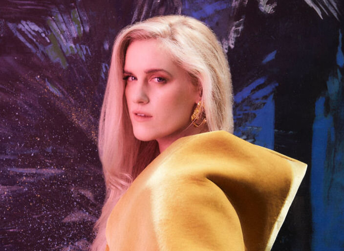 Starling shares the festive new single ‘Underneath The Mistletoe’, out December 4th