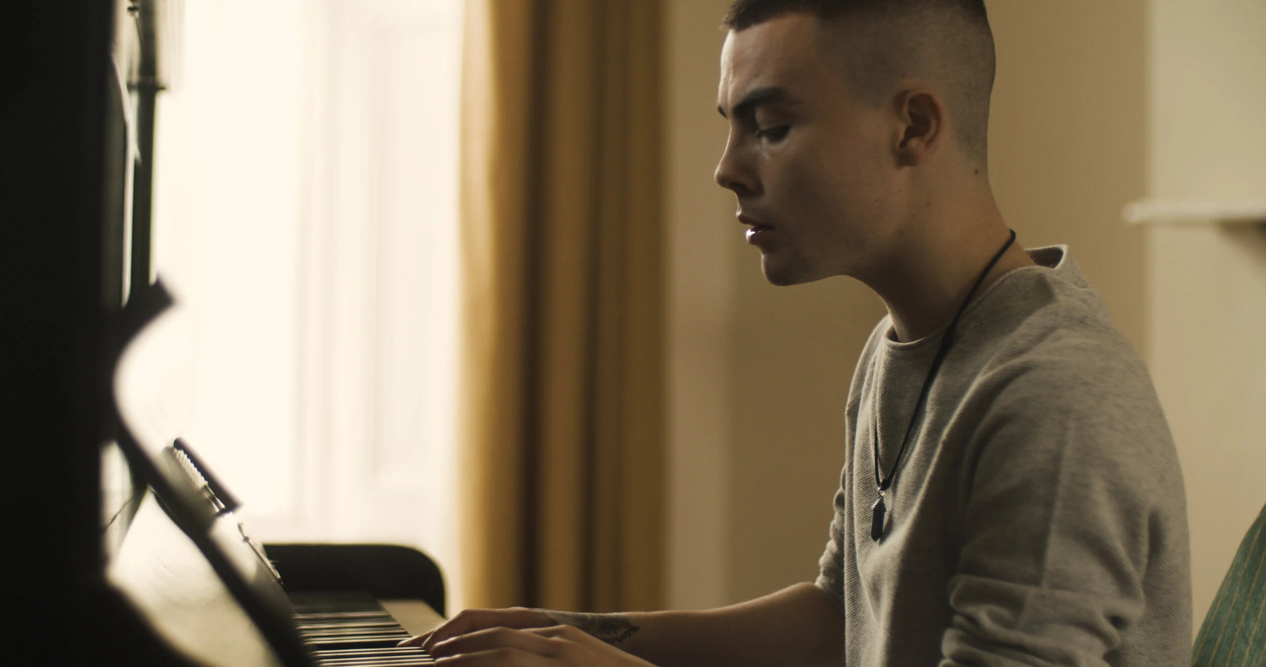 Curtis Walsh collaborates with Anna Pancaldi for the powerful new single ‘Bend’, out February 25th through Paragon Records