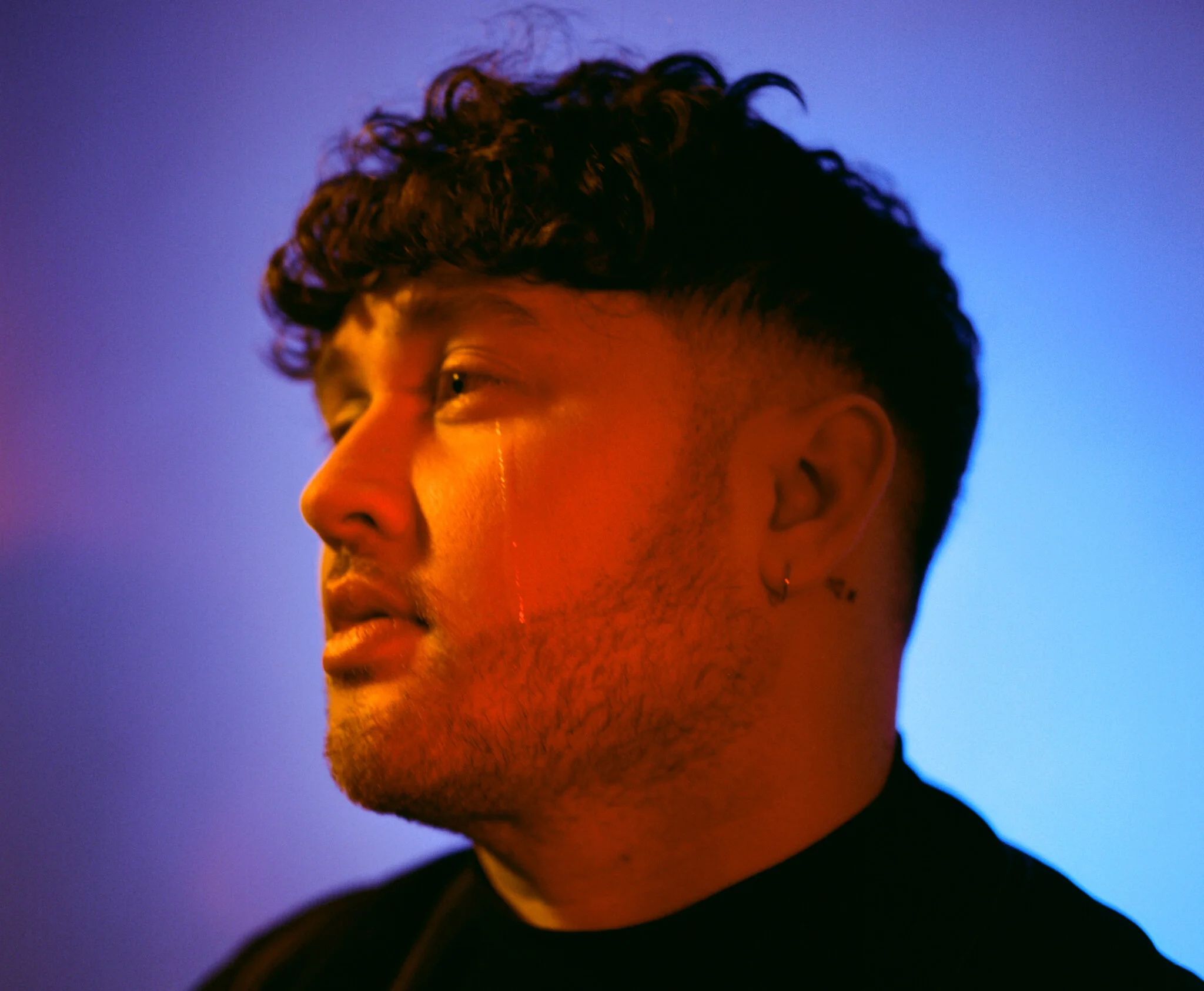 The new face of British R&amp;B James Vickery tells his story on eye-opening documentary 'LOUDER'