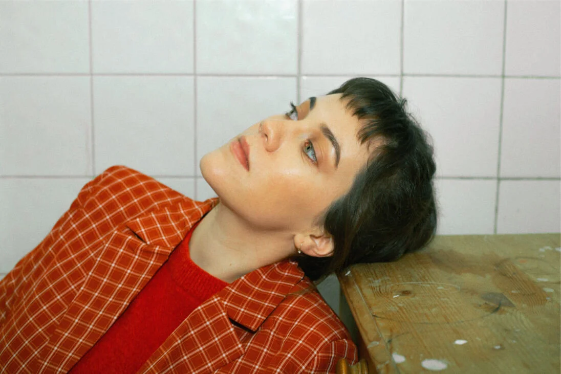 Bess Atwell unveils the shimmering new single 'Red Light Heaven', out now through Real Kind Records