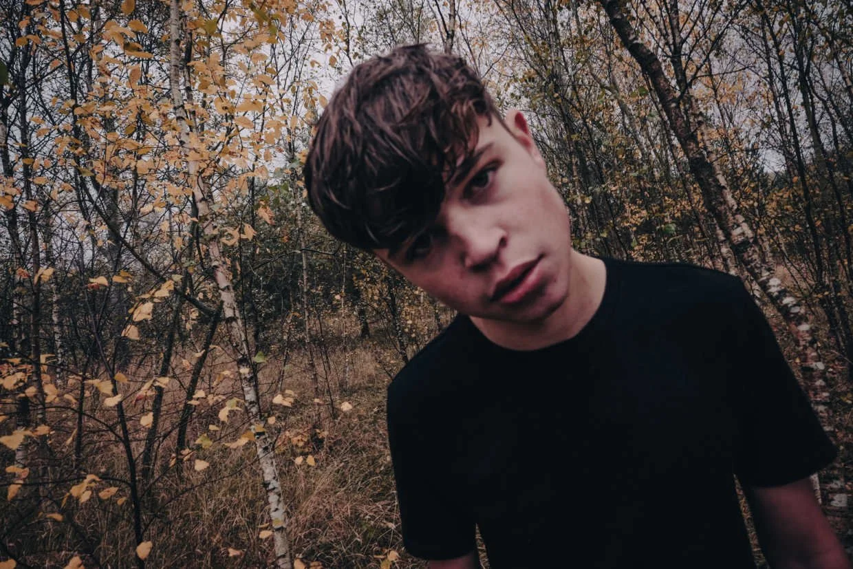 17-Year-Old newcomer Tom A. Smith introduces himself with his powerful debut single 'Wolves', out November 19th